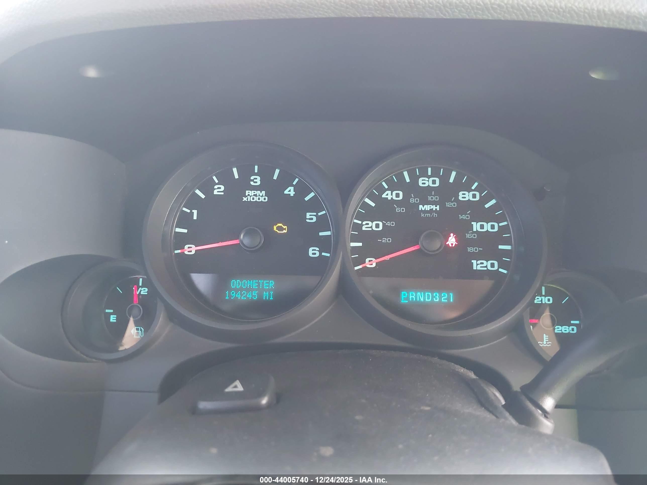 CHEVROLET SILVERADO image 7