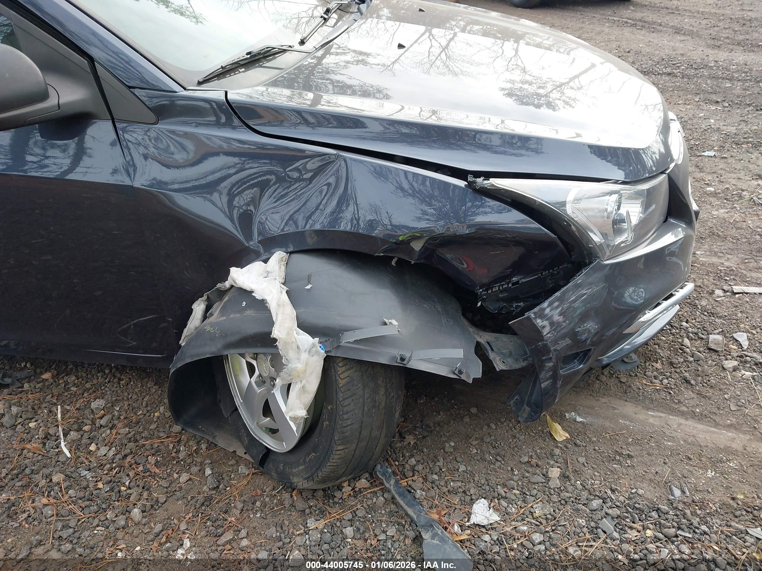 CHEVROLET CRUZE image 6