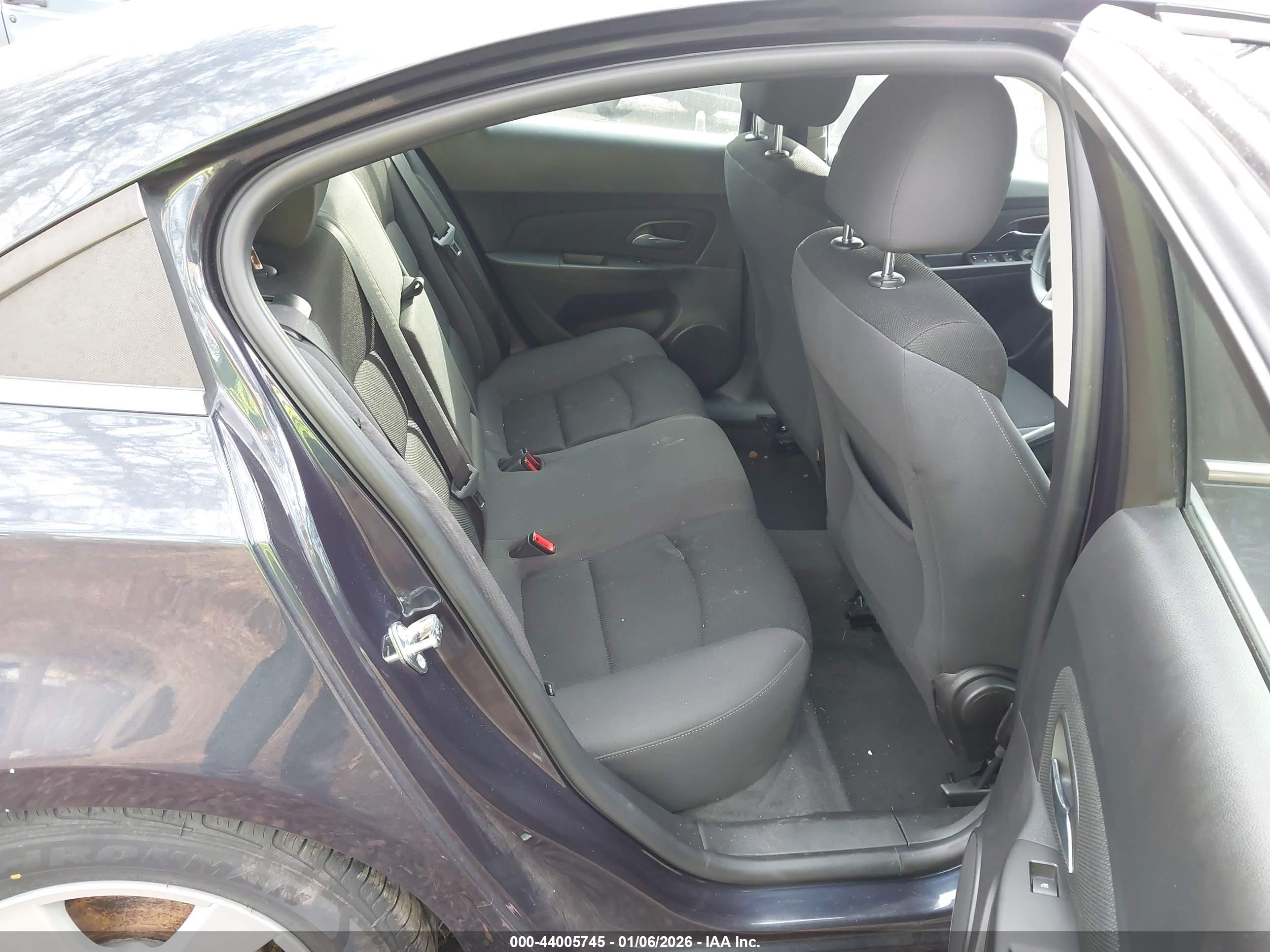 CHEVROLET CRUZE image 8