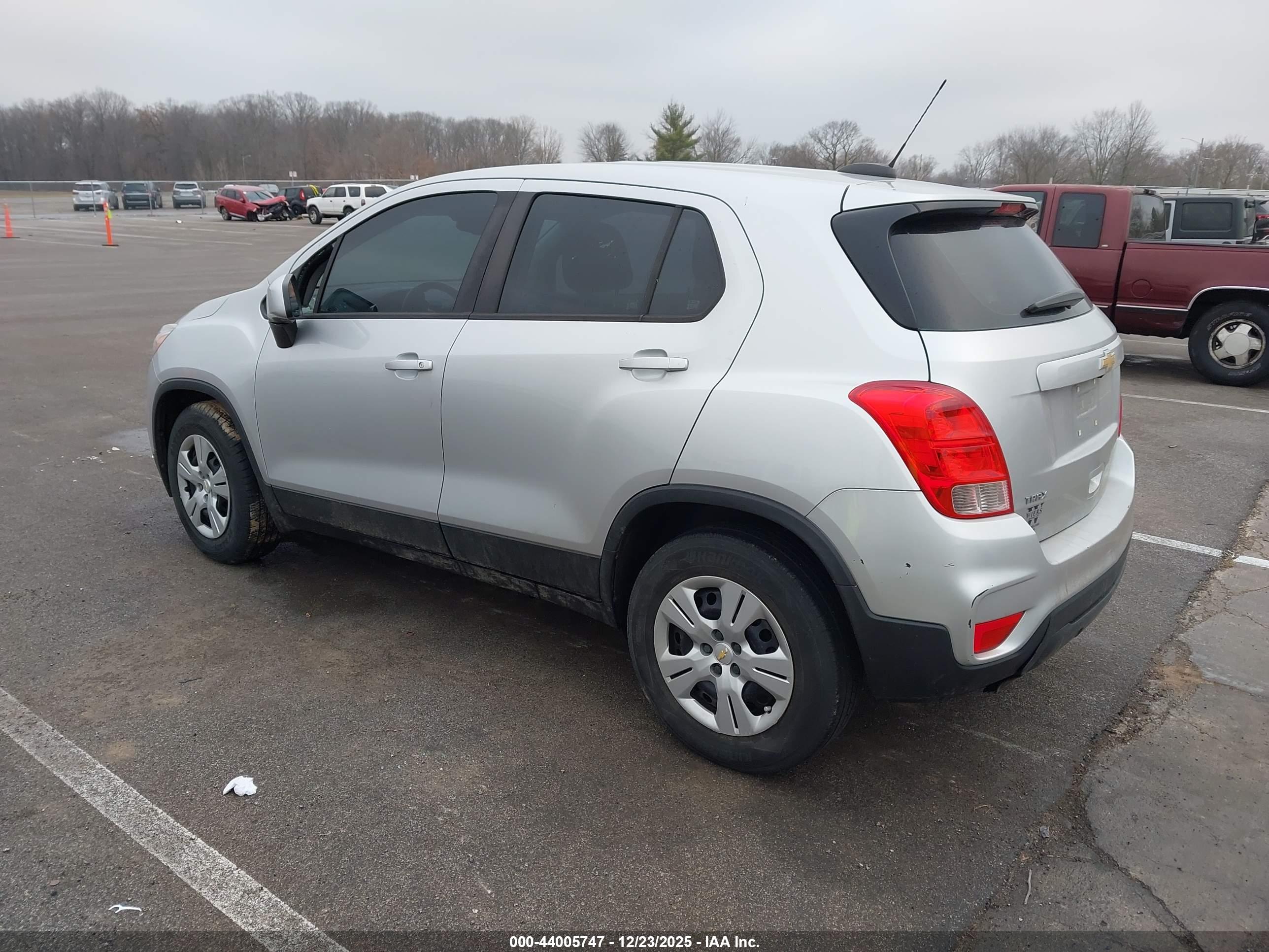 CHEVROLET TRAX image 3