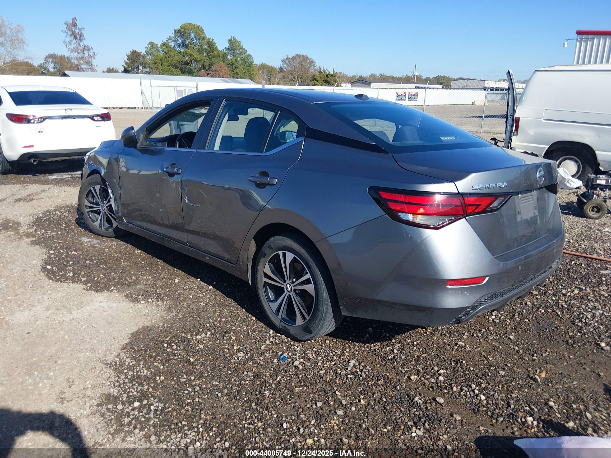 NISSAN SENTRA image 3