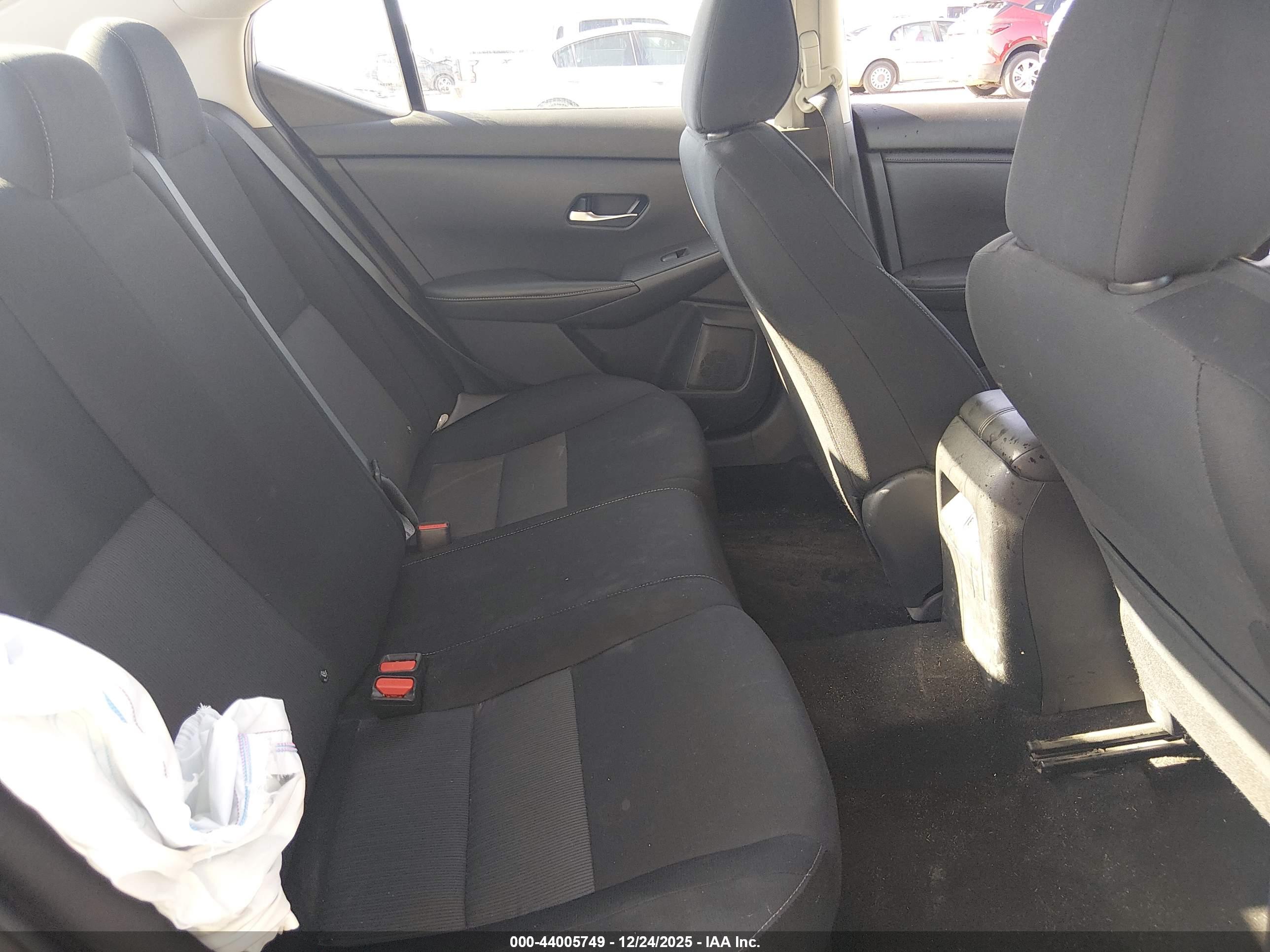 NISSAN SENTRA image 8