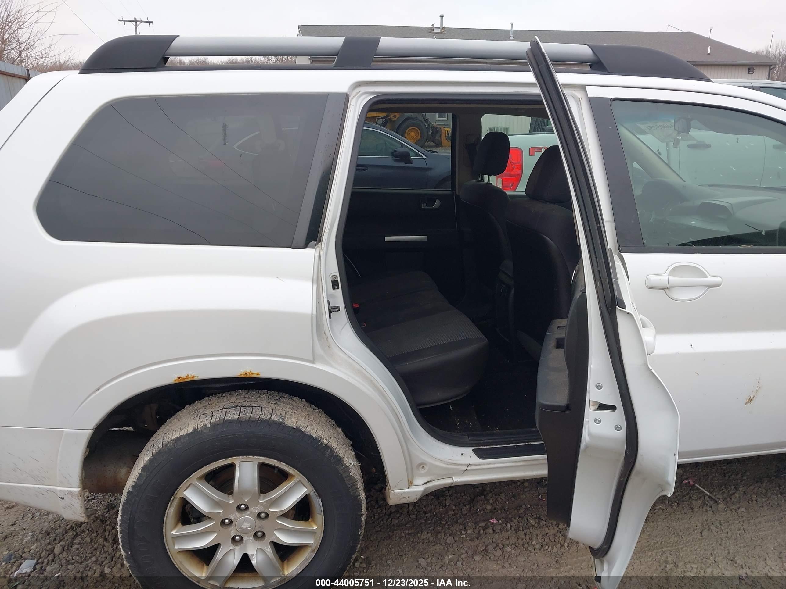 MITSUBISHI ENDEAVOR image 8
