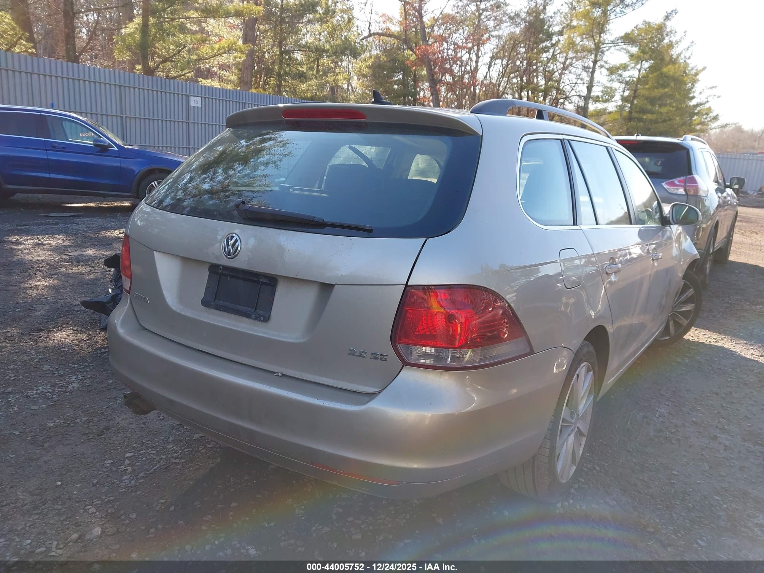 VOLKSWAGEN JETTA image 4