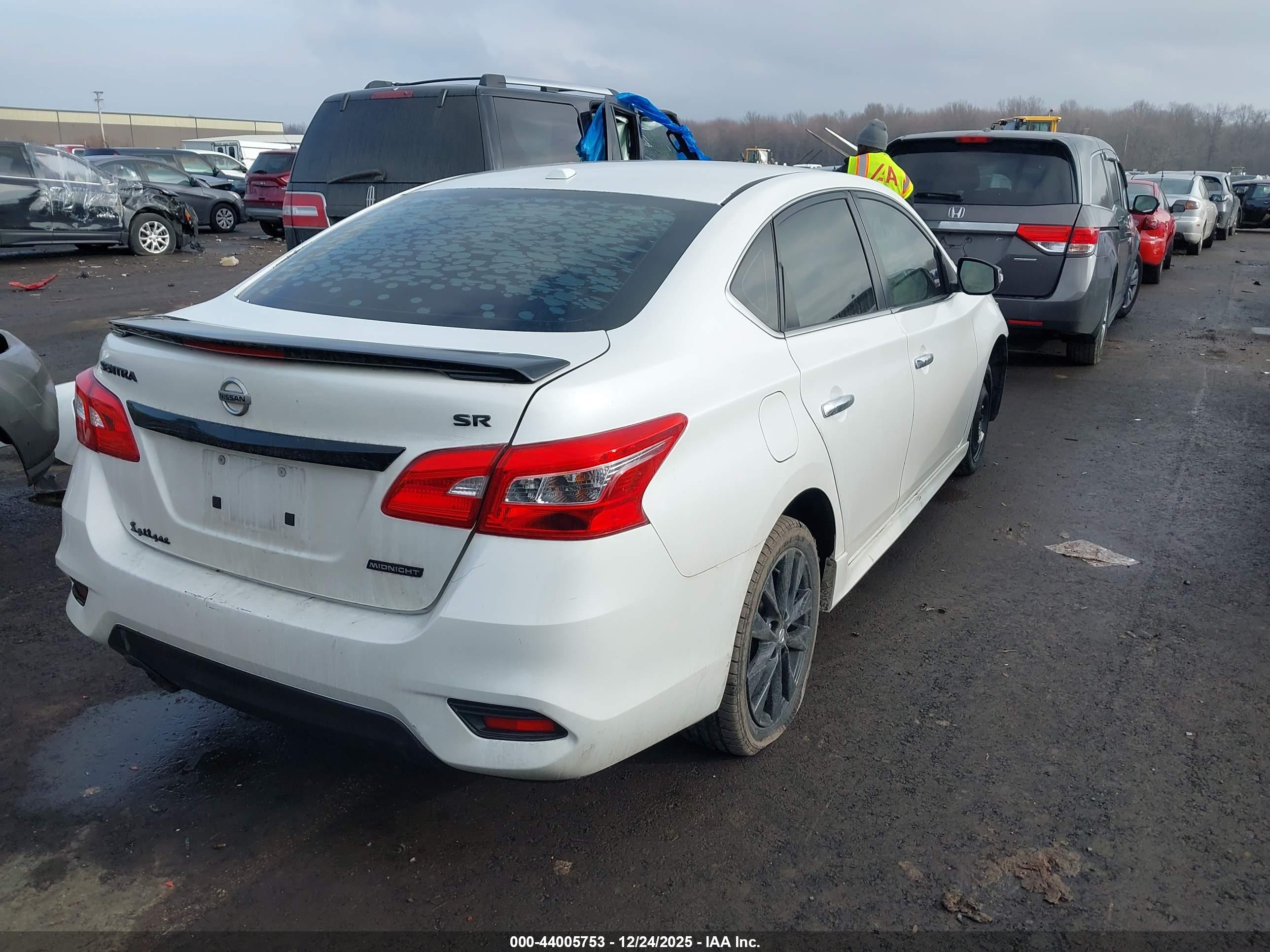 NISSAN SENTRA image 4