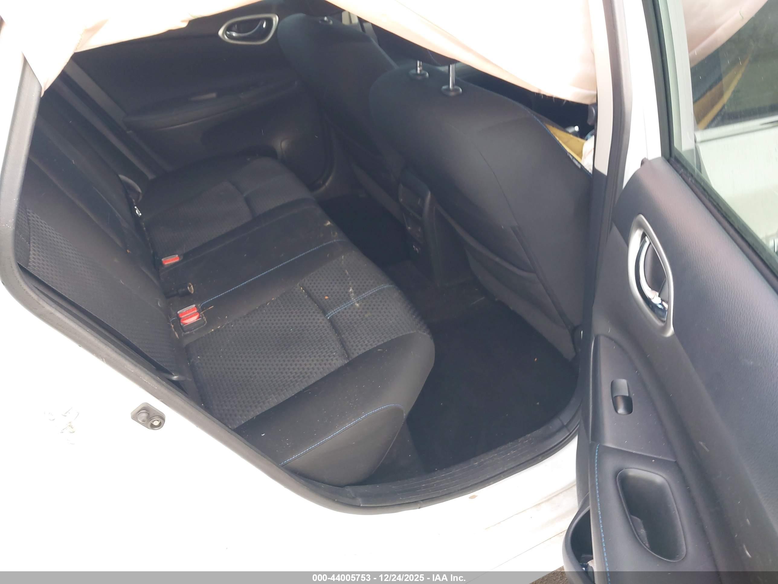 NISSAN SENTRA image 8