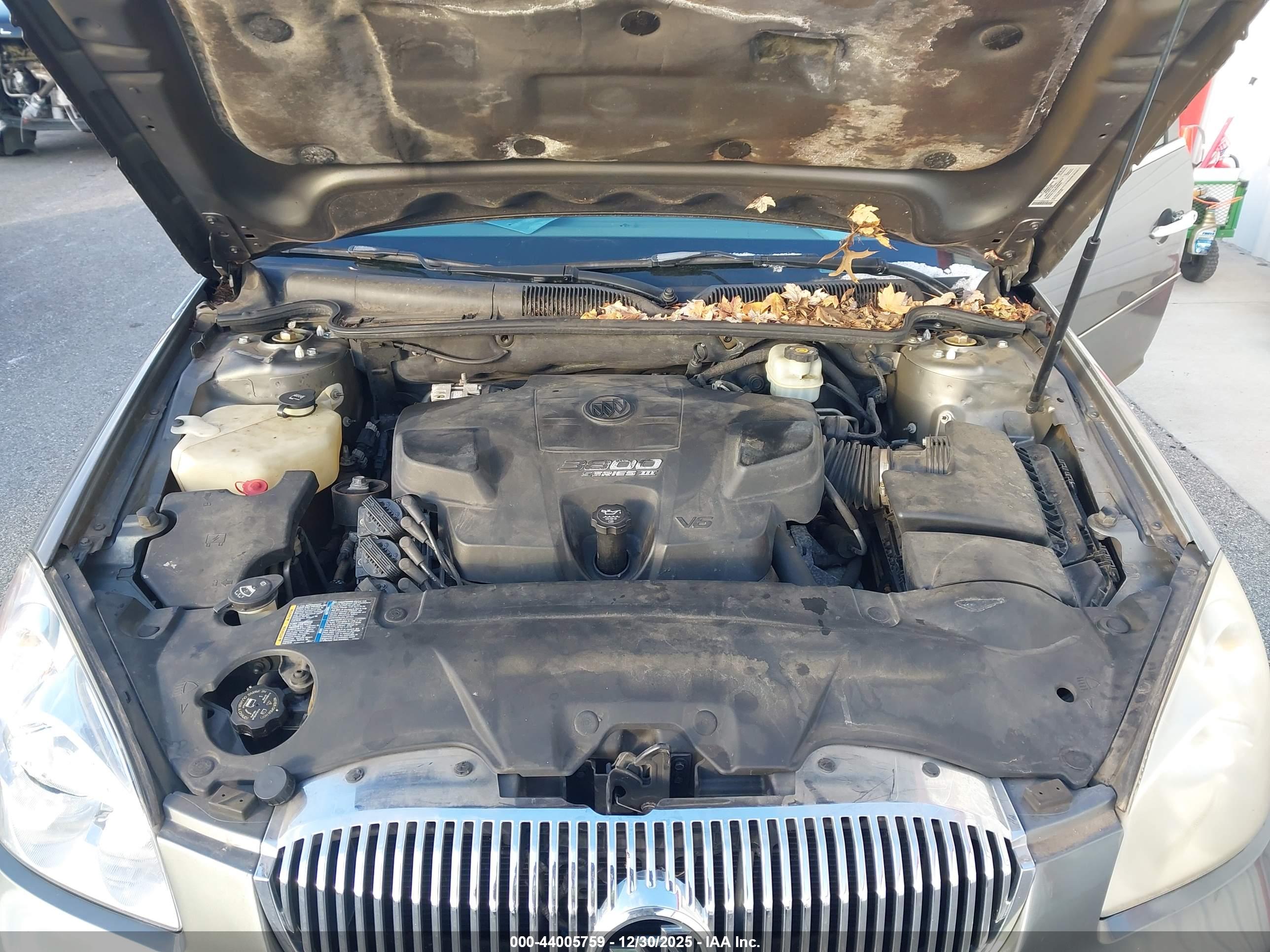 BUICK LUCERNE image 10