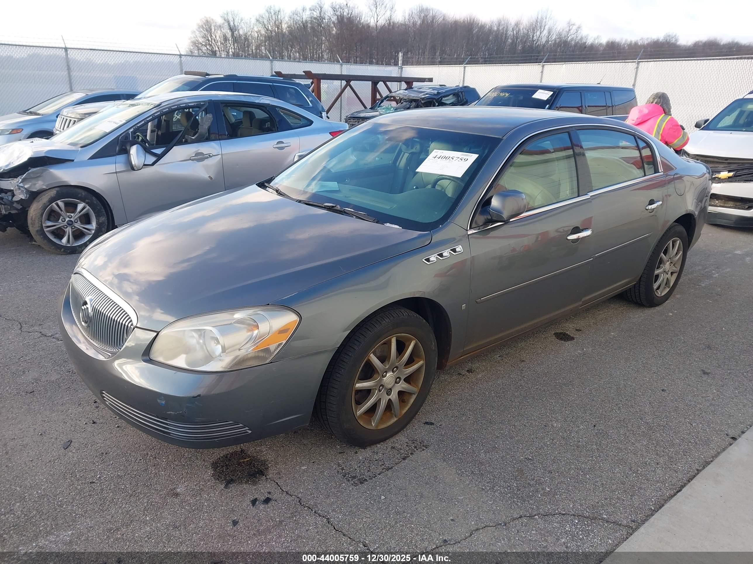 BUICK LUCERNE image 2