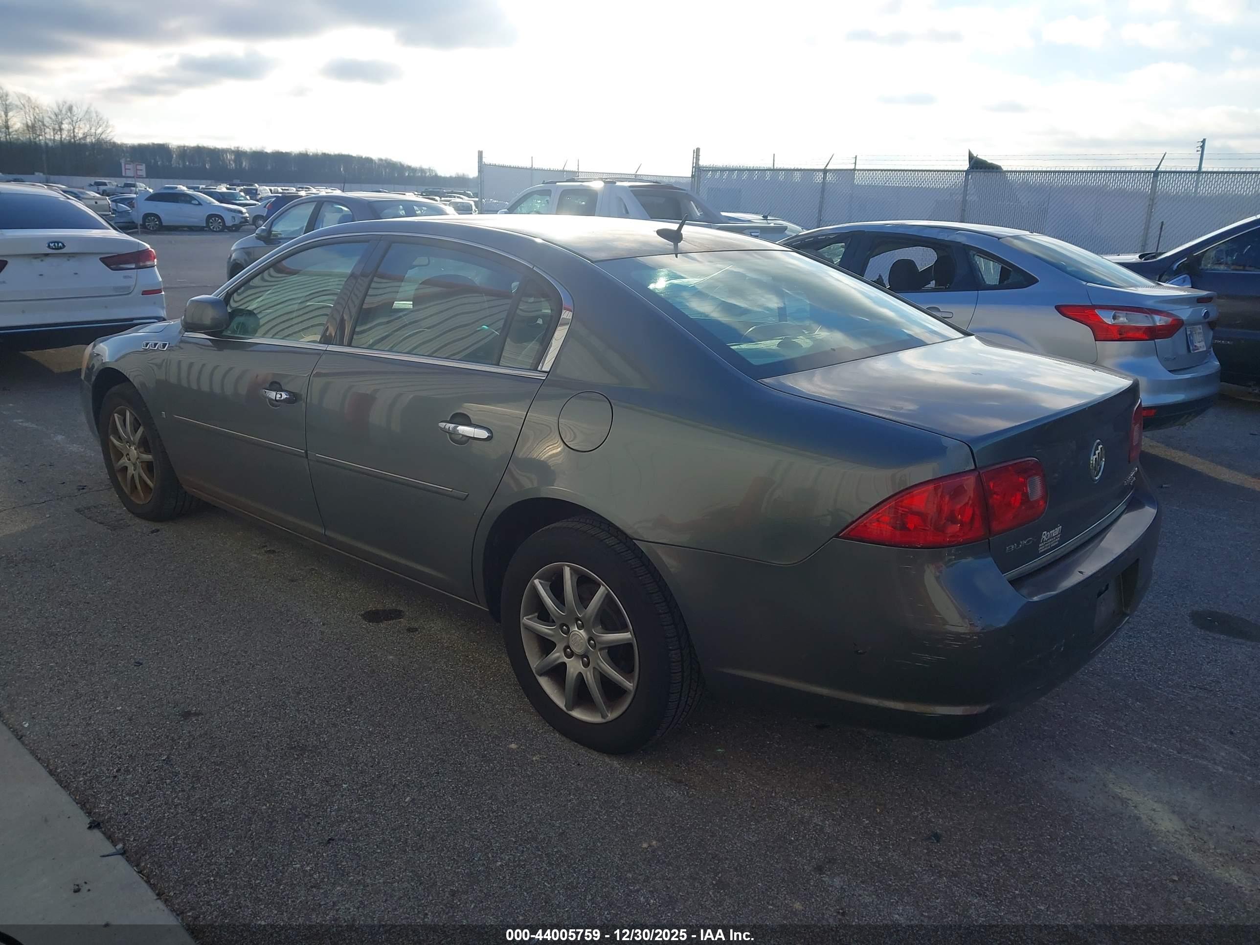 BUICK LUCERNE image 3