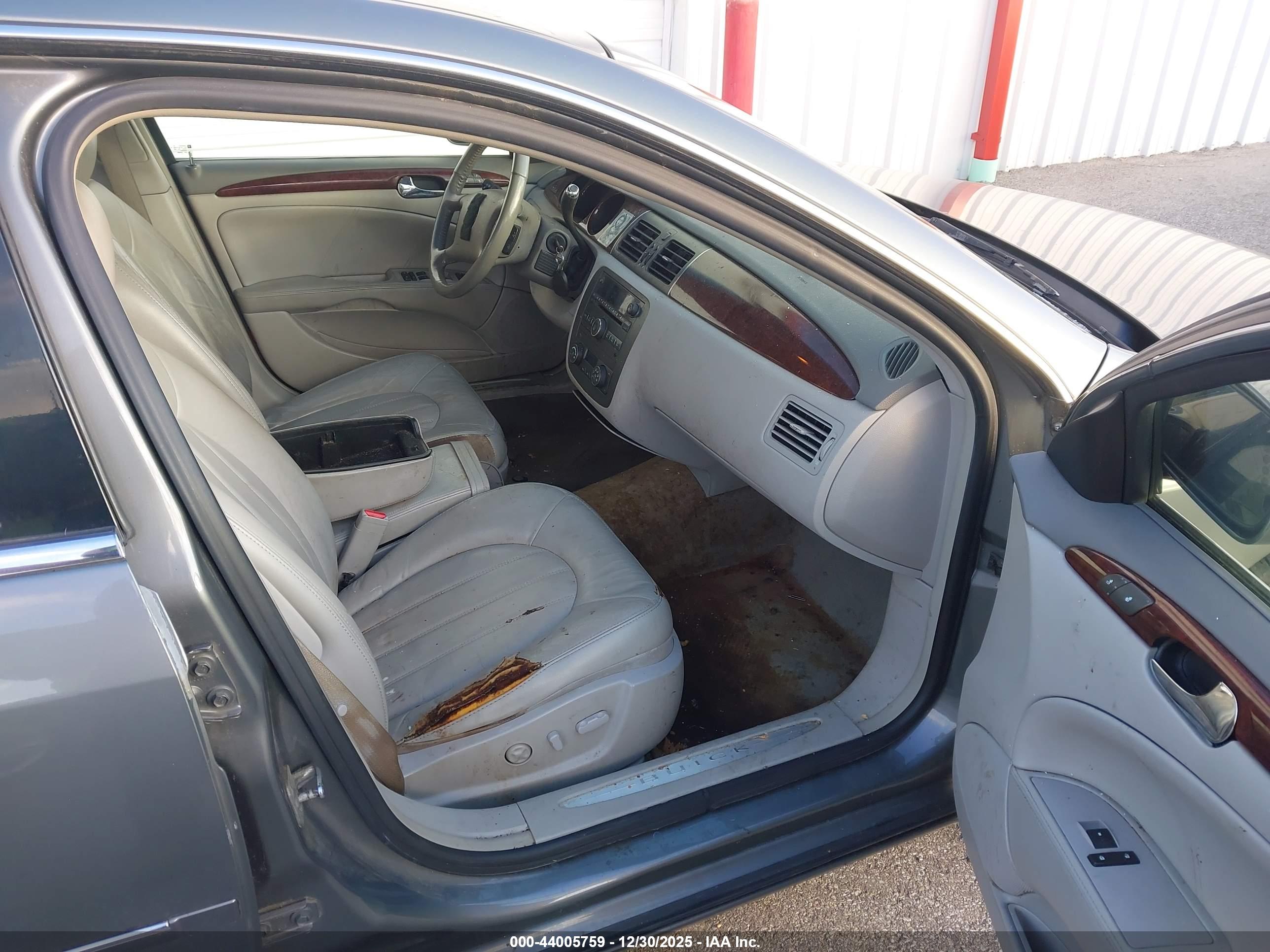 BUICK LUCERNE image 5