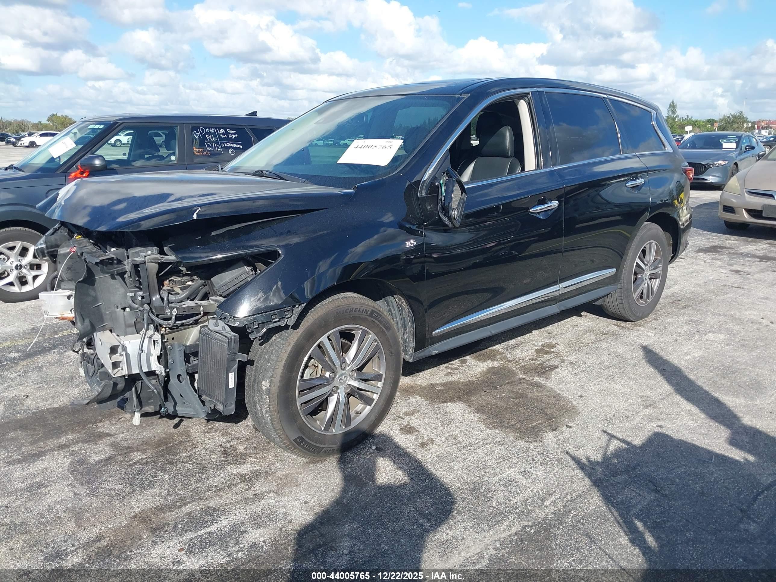 INFINITI QX60 image 2
