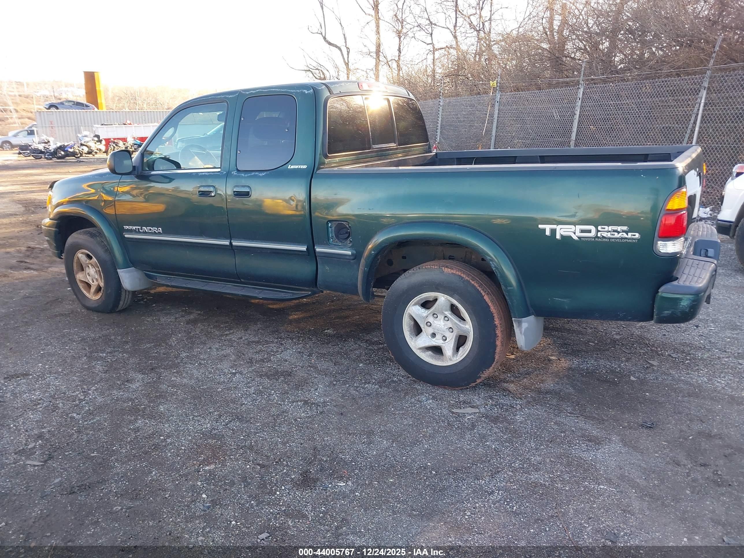 TOYOTA TUNDRA image 3