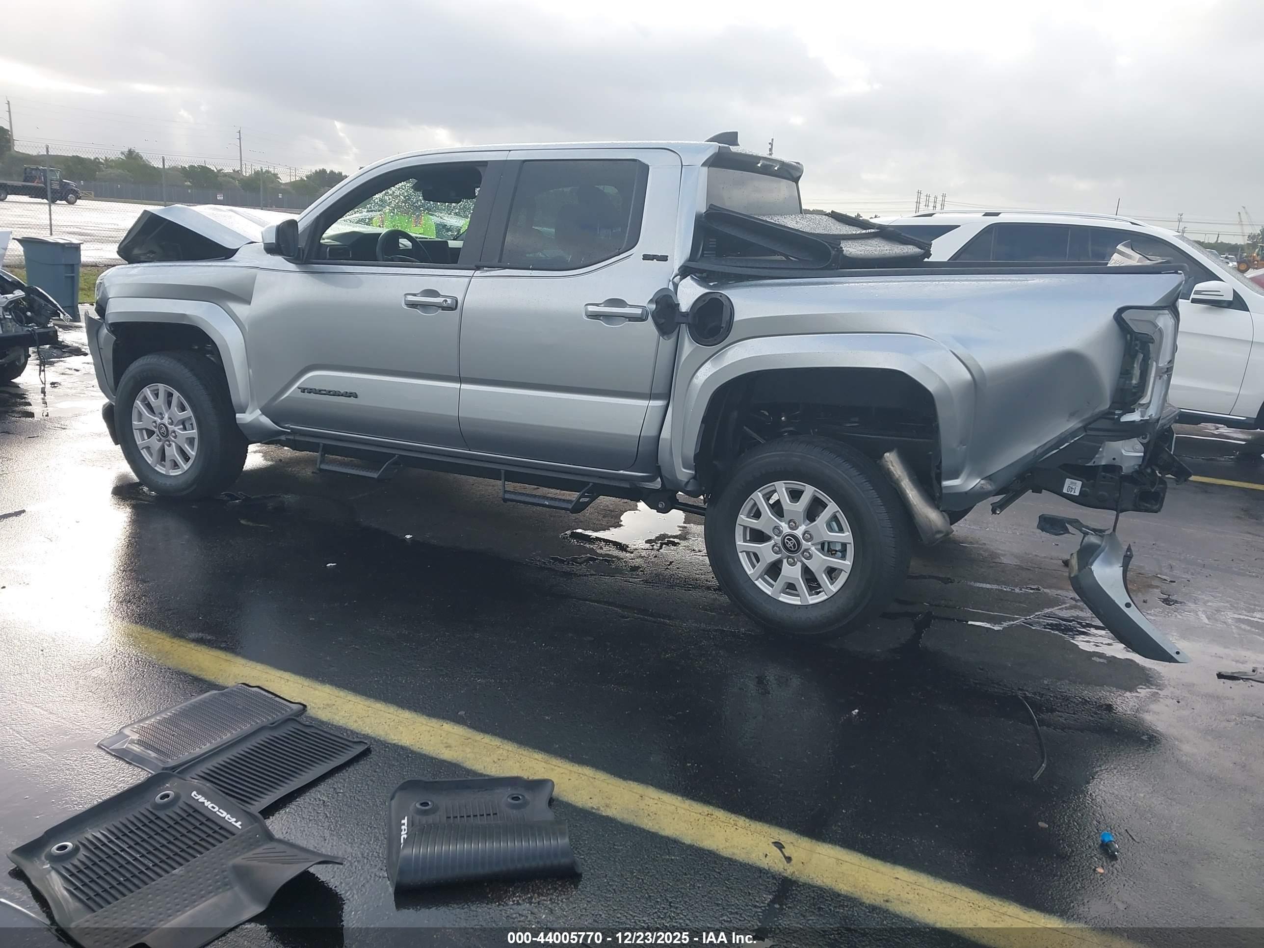 TOYOTA TACOMA image 3
