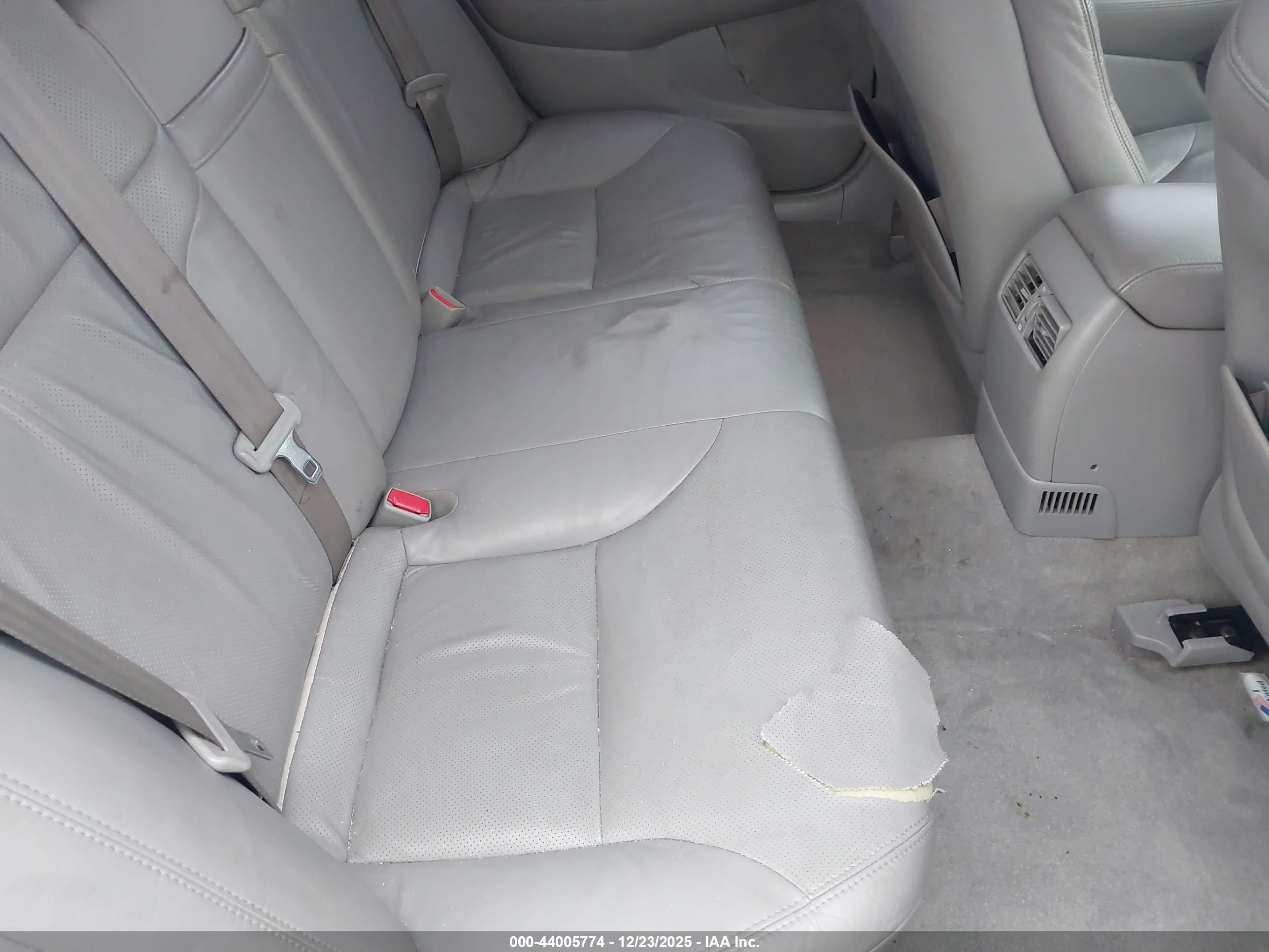 LEXUS ES image 8