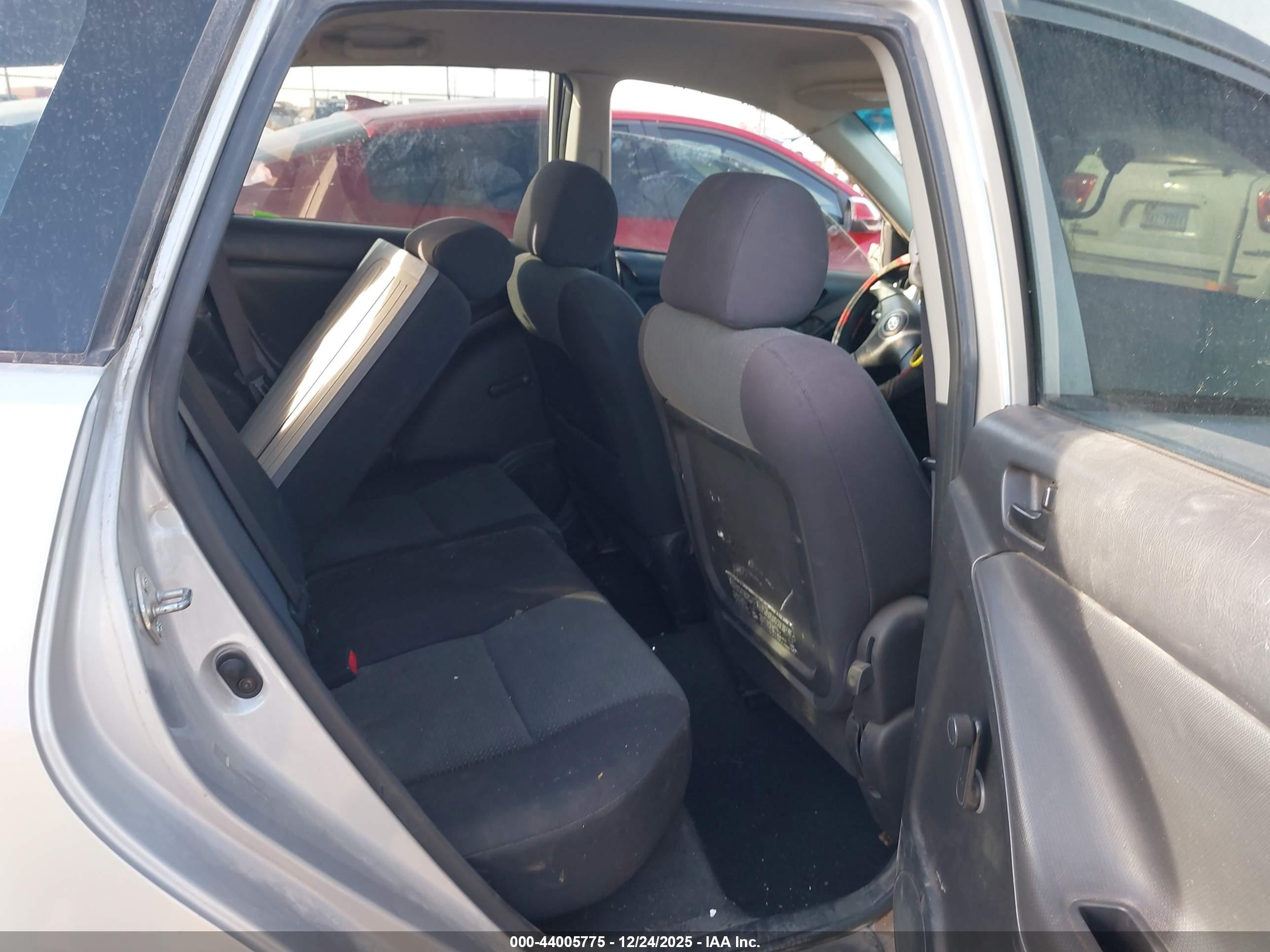 TOYOTA MATRIX image 8