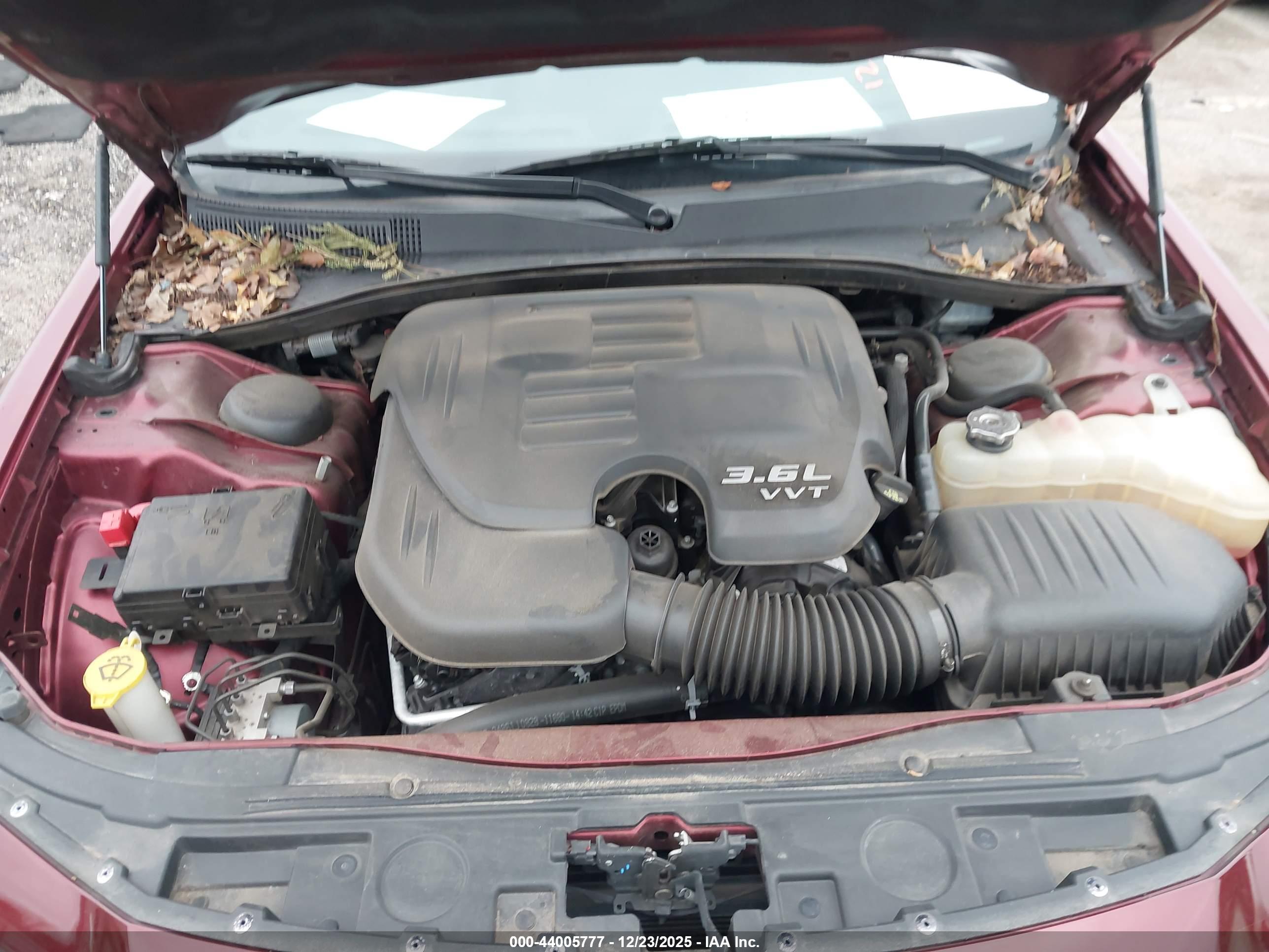 CHRYSLER 300 image 10