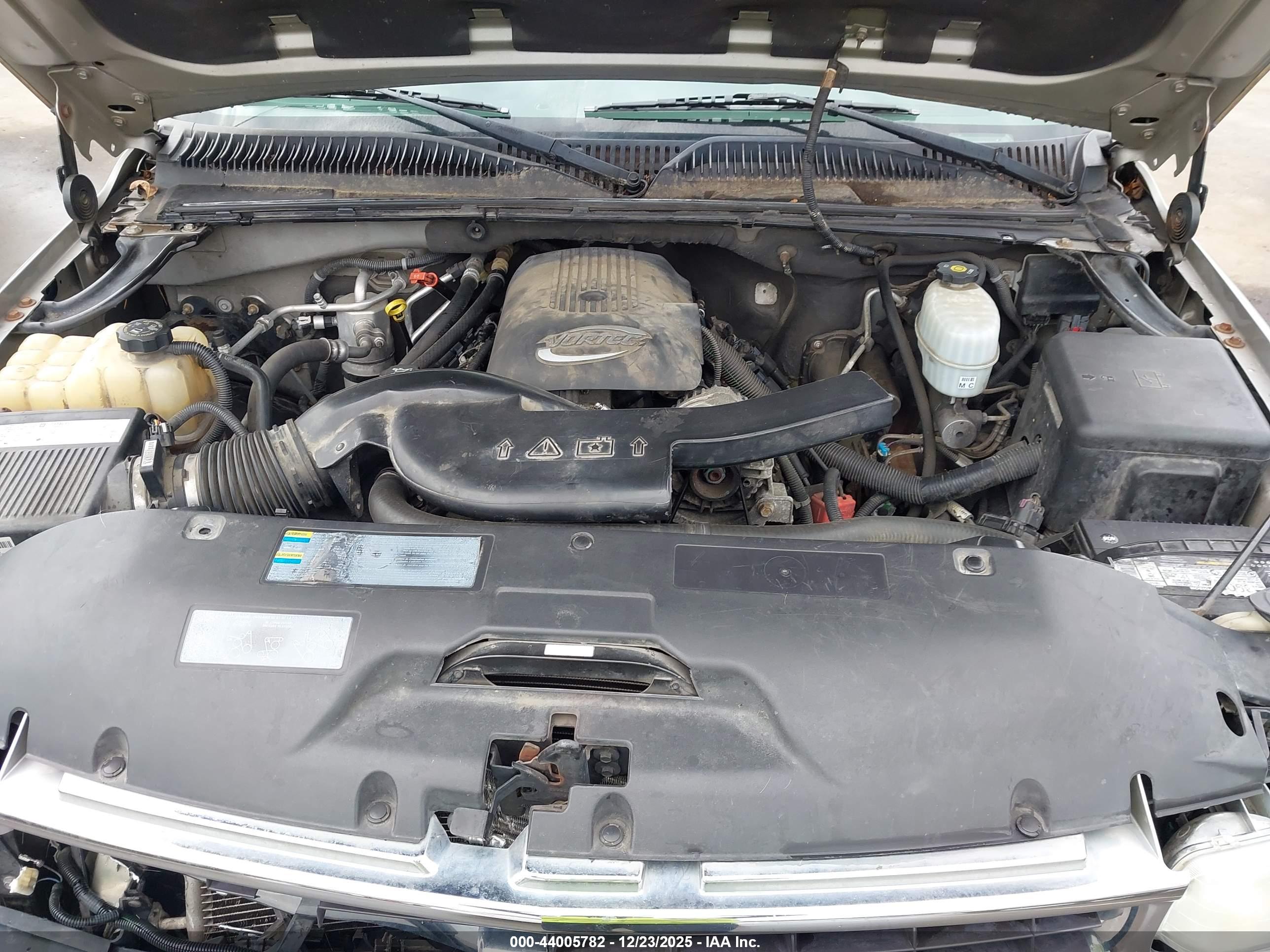 CHEVROLET SUBURBAN image 10