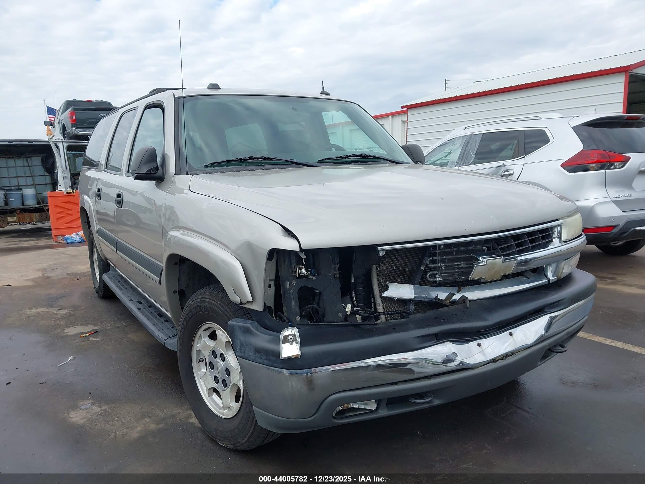 CHEVROLET SUBURBAN image 6