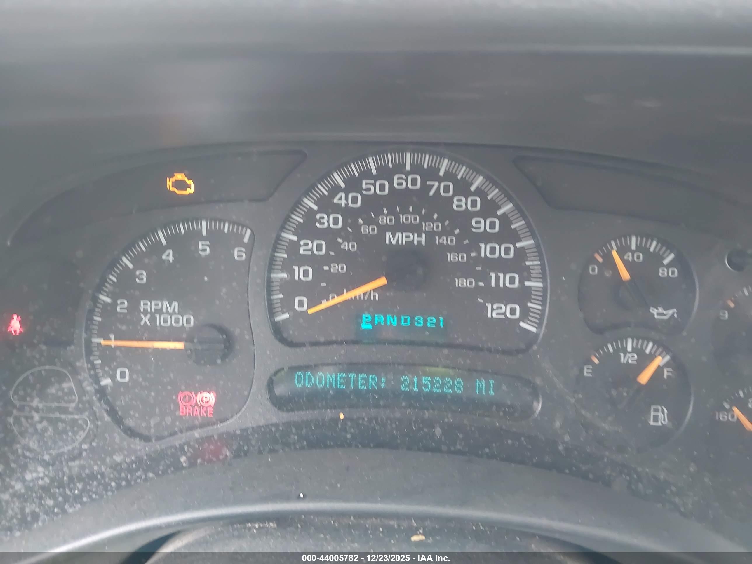CHEVROLET SUBURBAN image 7