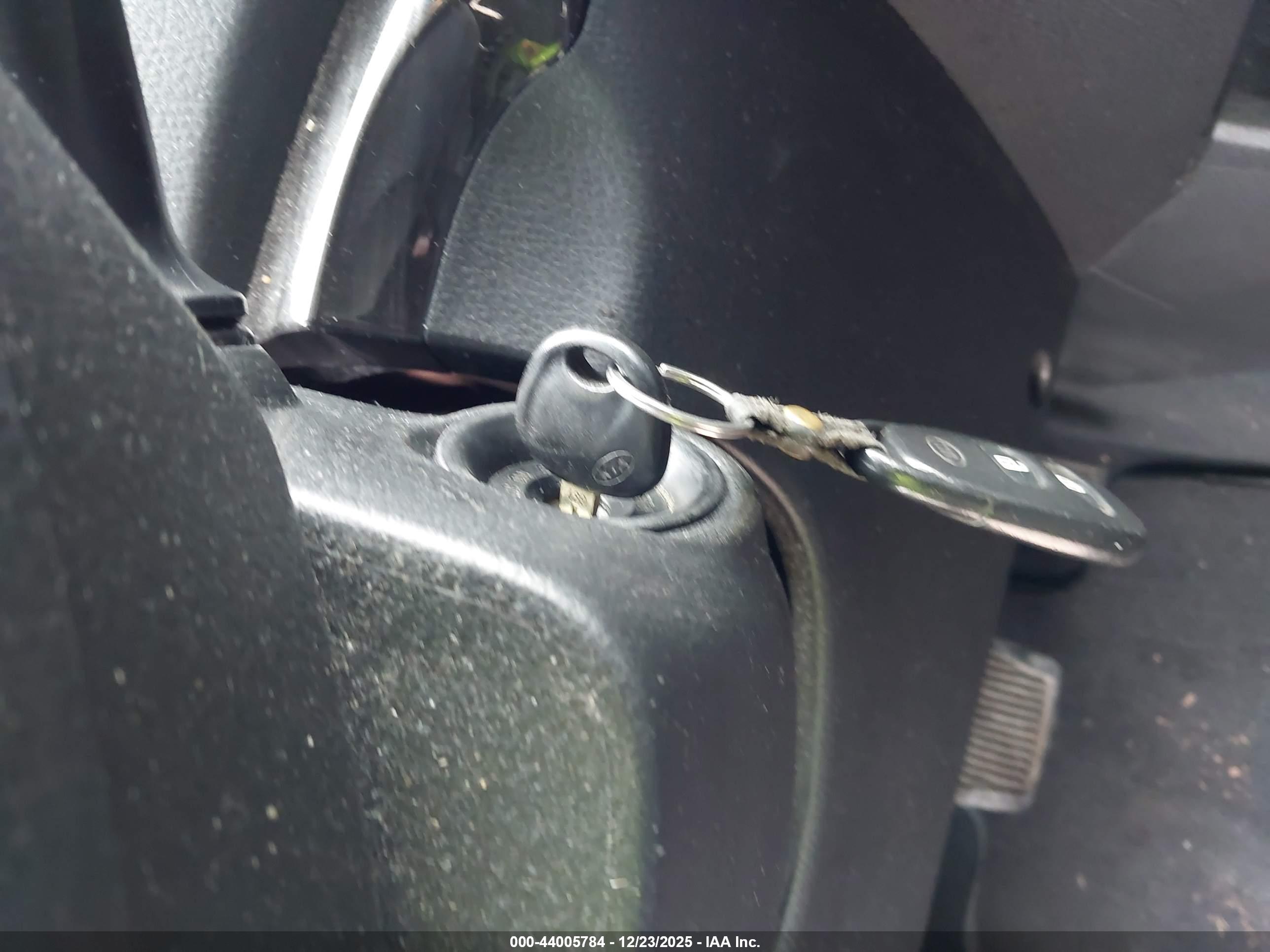 KIA SORENTO image 11