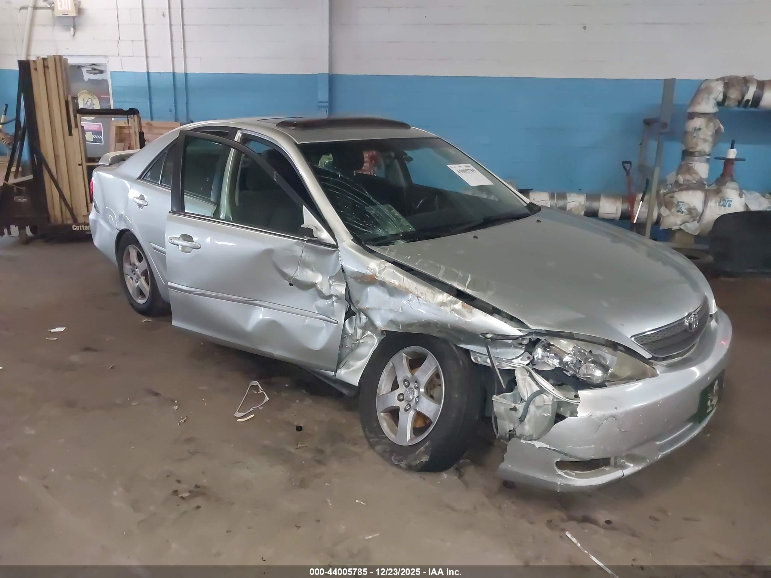 TOYOTA CAMRY image 6
