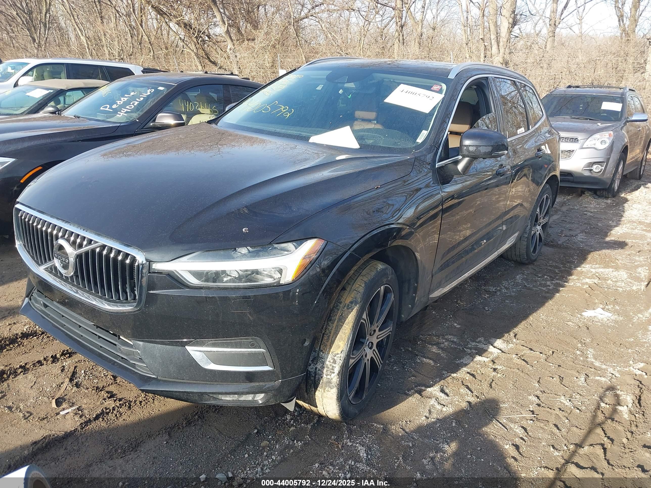 VOLVO XC60 image 2