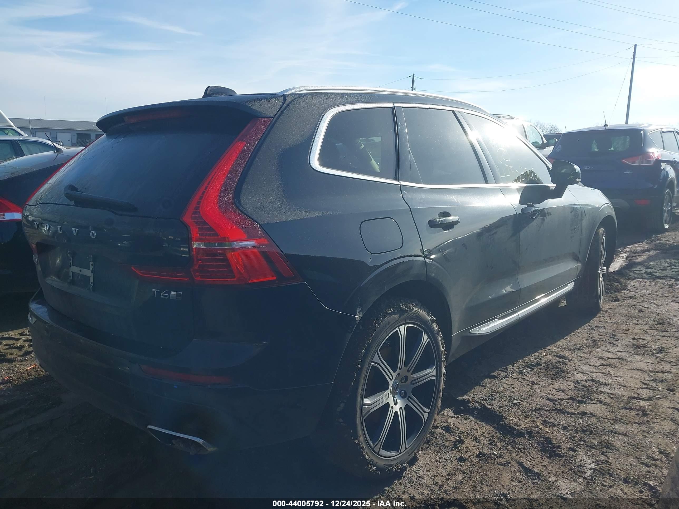 VOLVO XC60 image 4