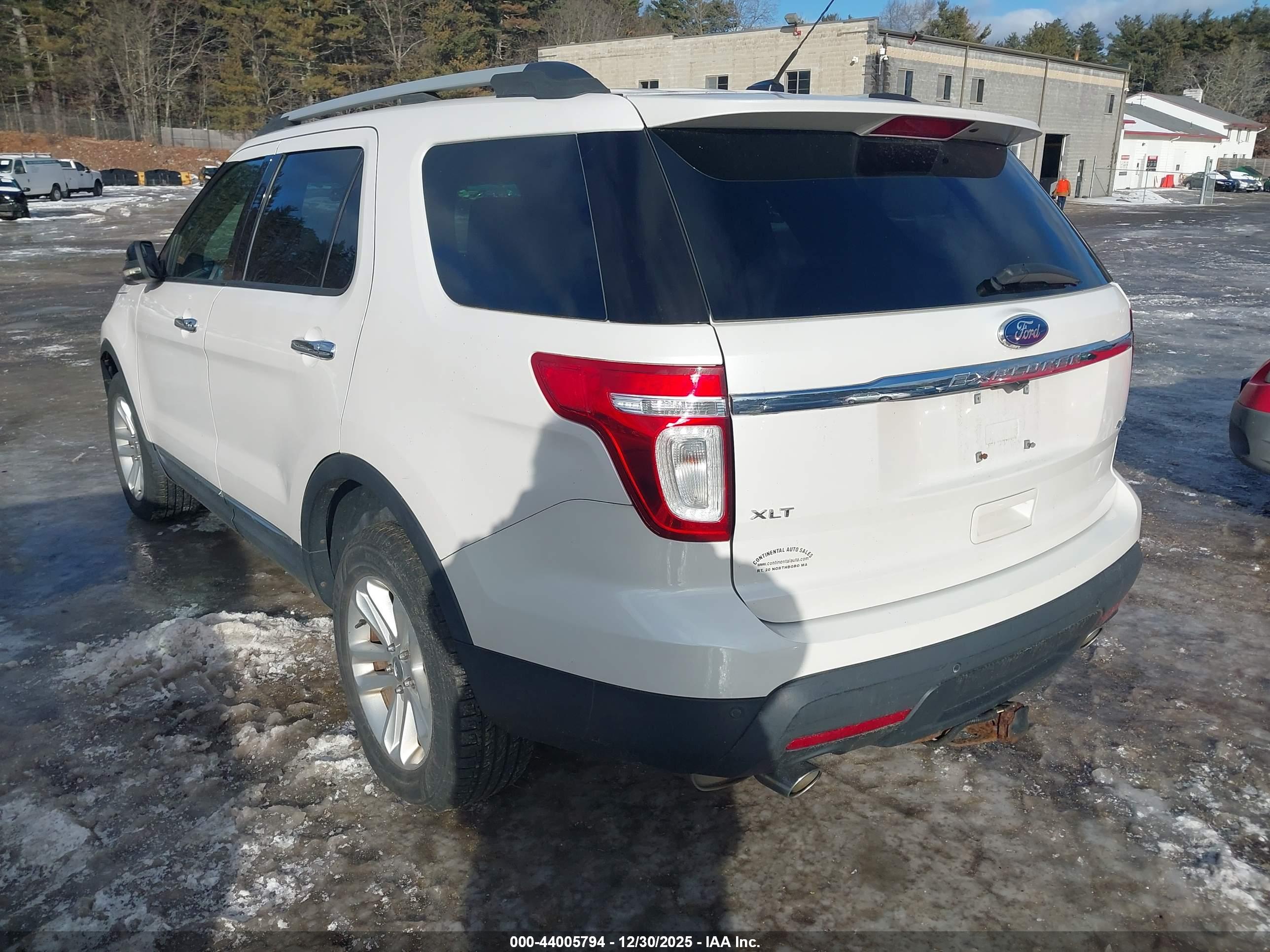 FORD EXPLORER image 3