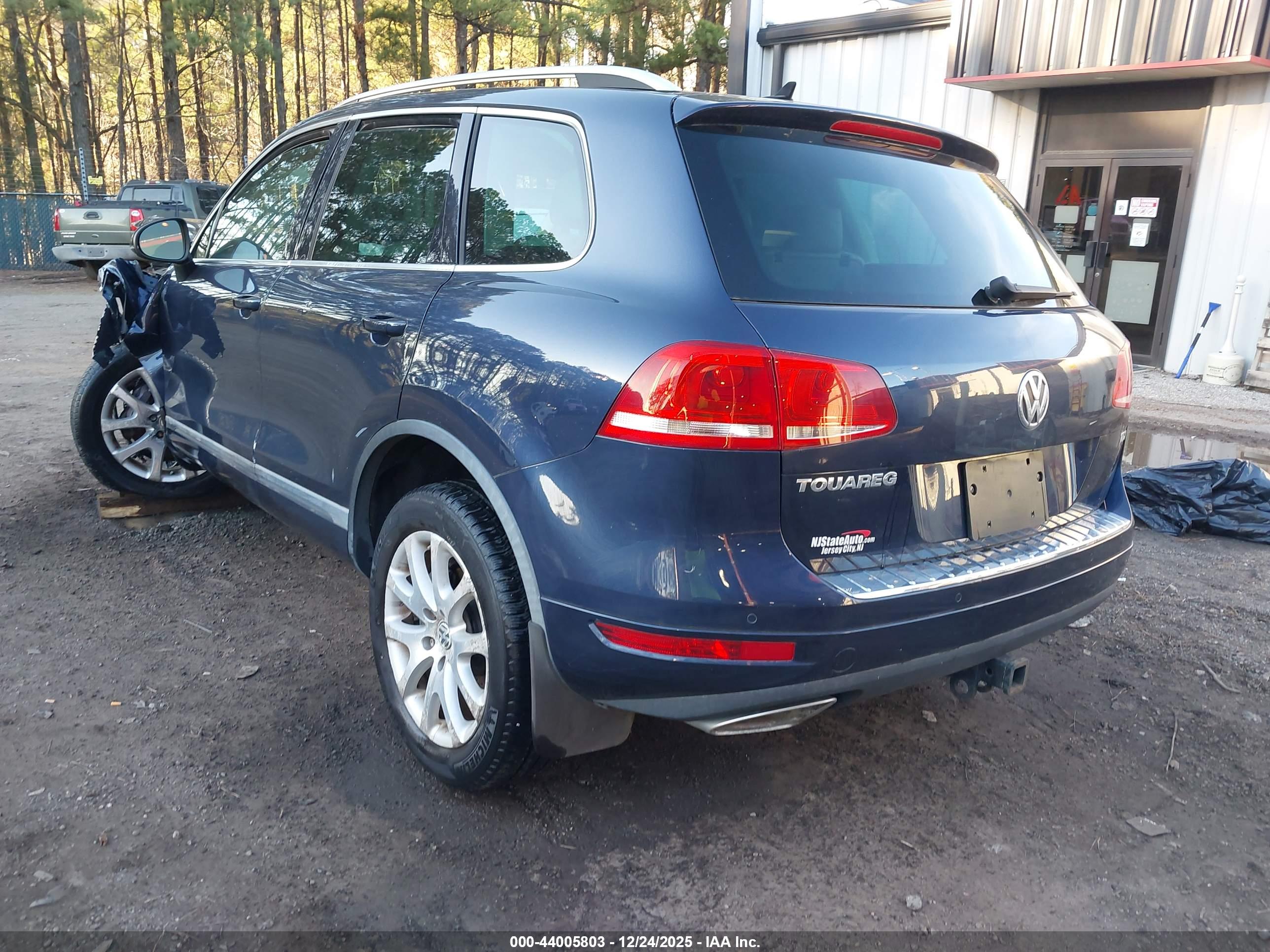 VOLKSWAGEN TOUAREG image 3