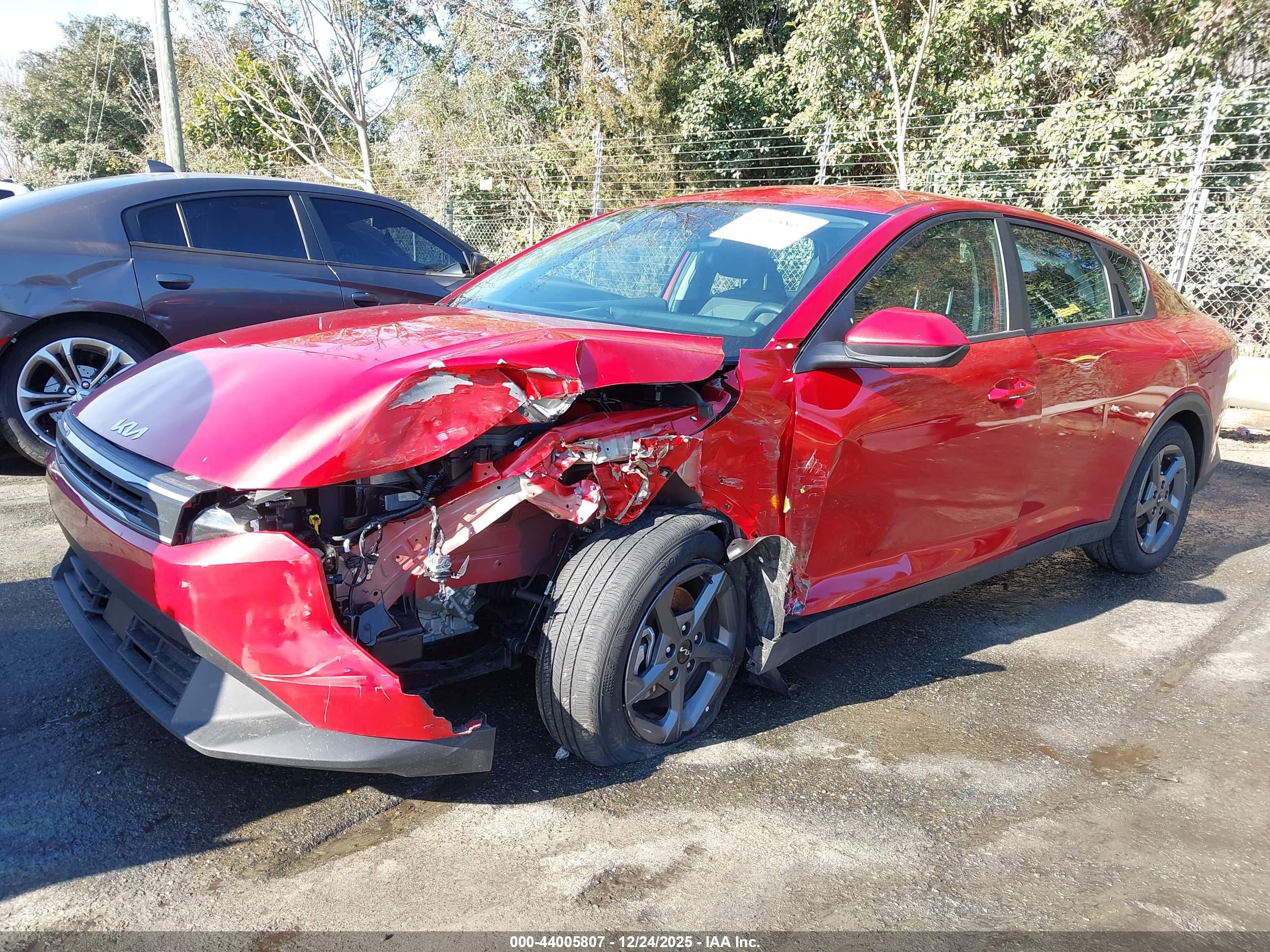 KIA K4 image 2