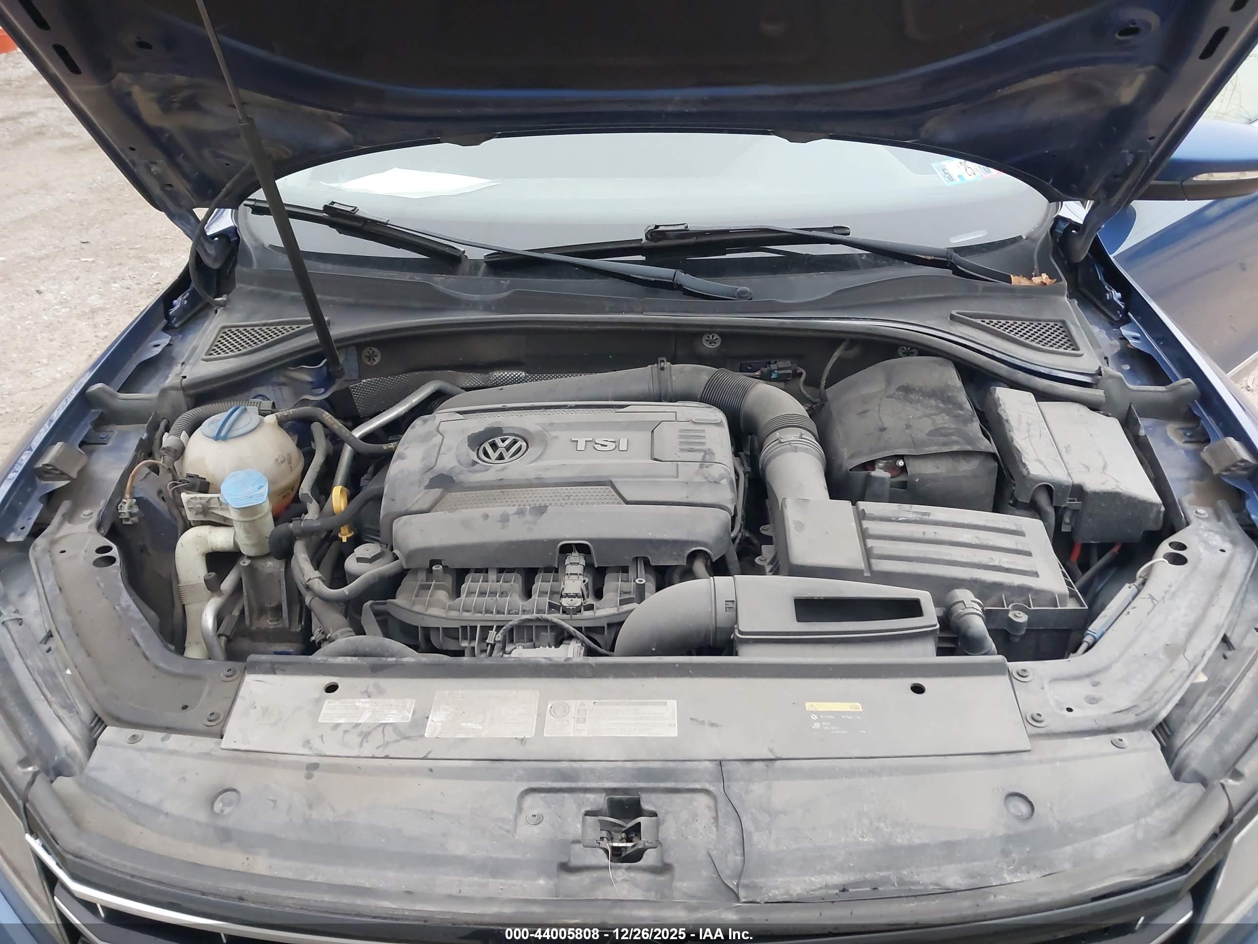 VOLKSWAGEN PASSAT image 10