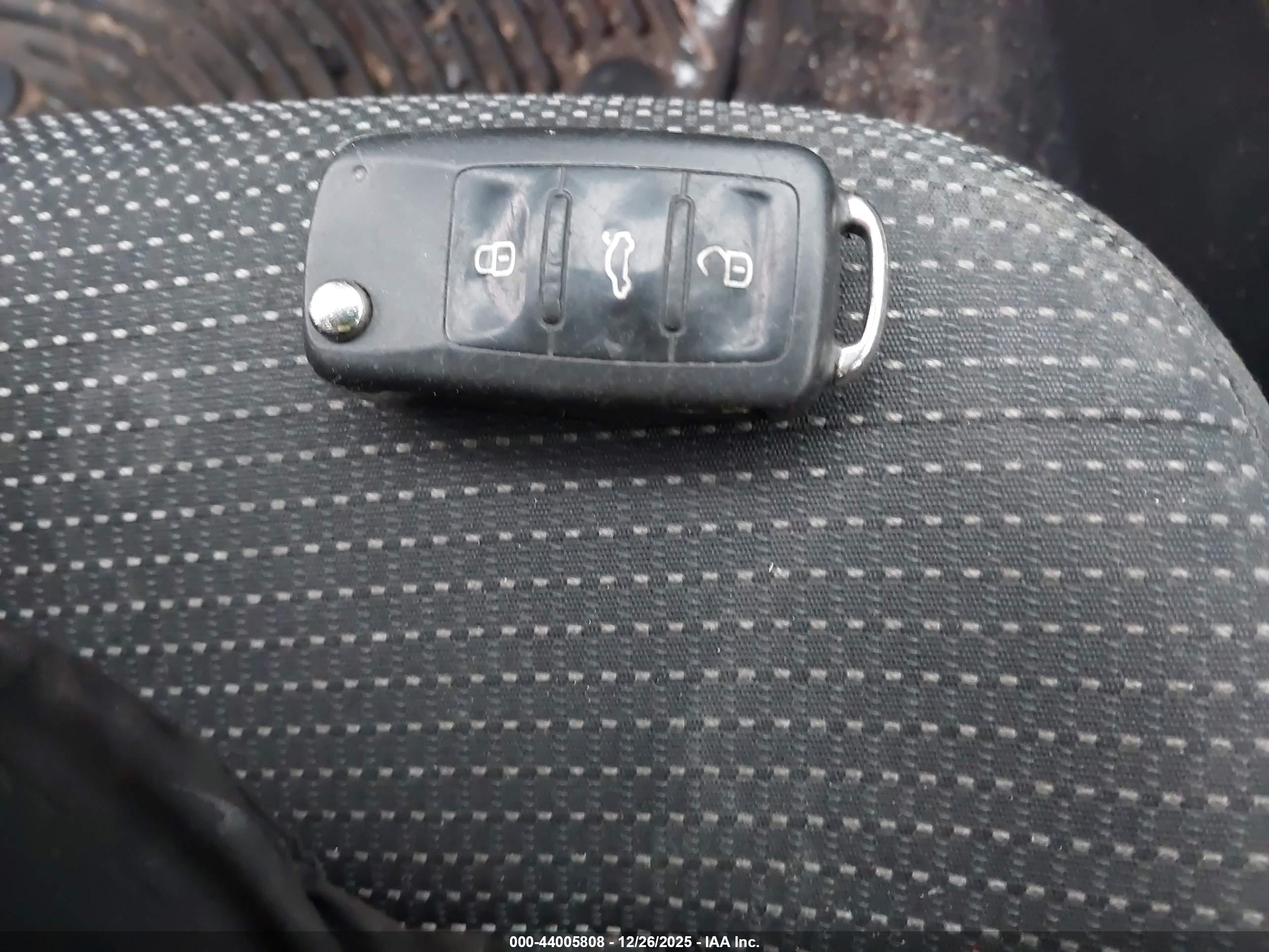 VOLKSWAGEN PASSAT image 11