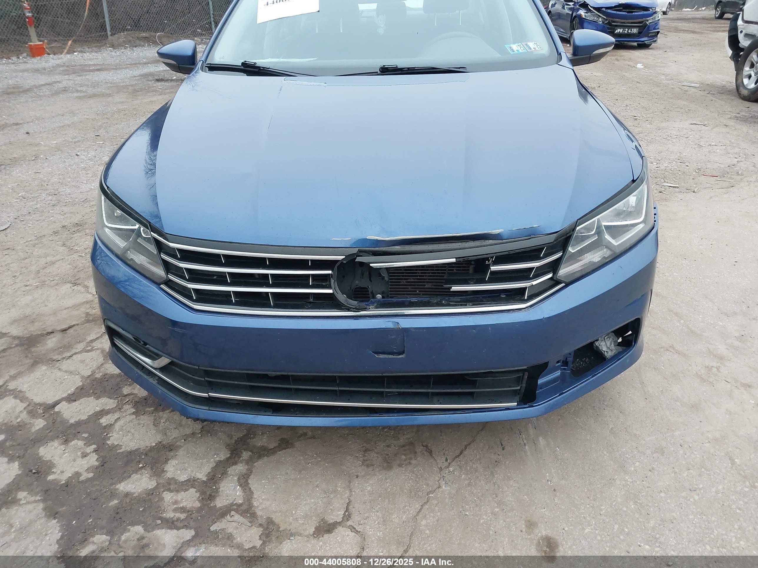 VOLKSWAGEN PASSAT image 6