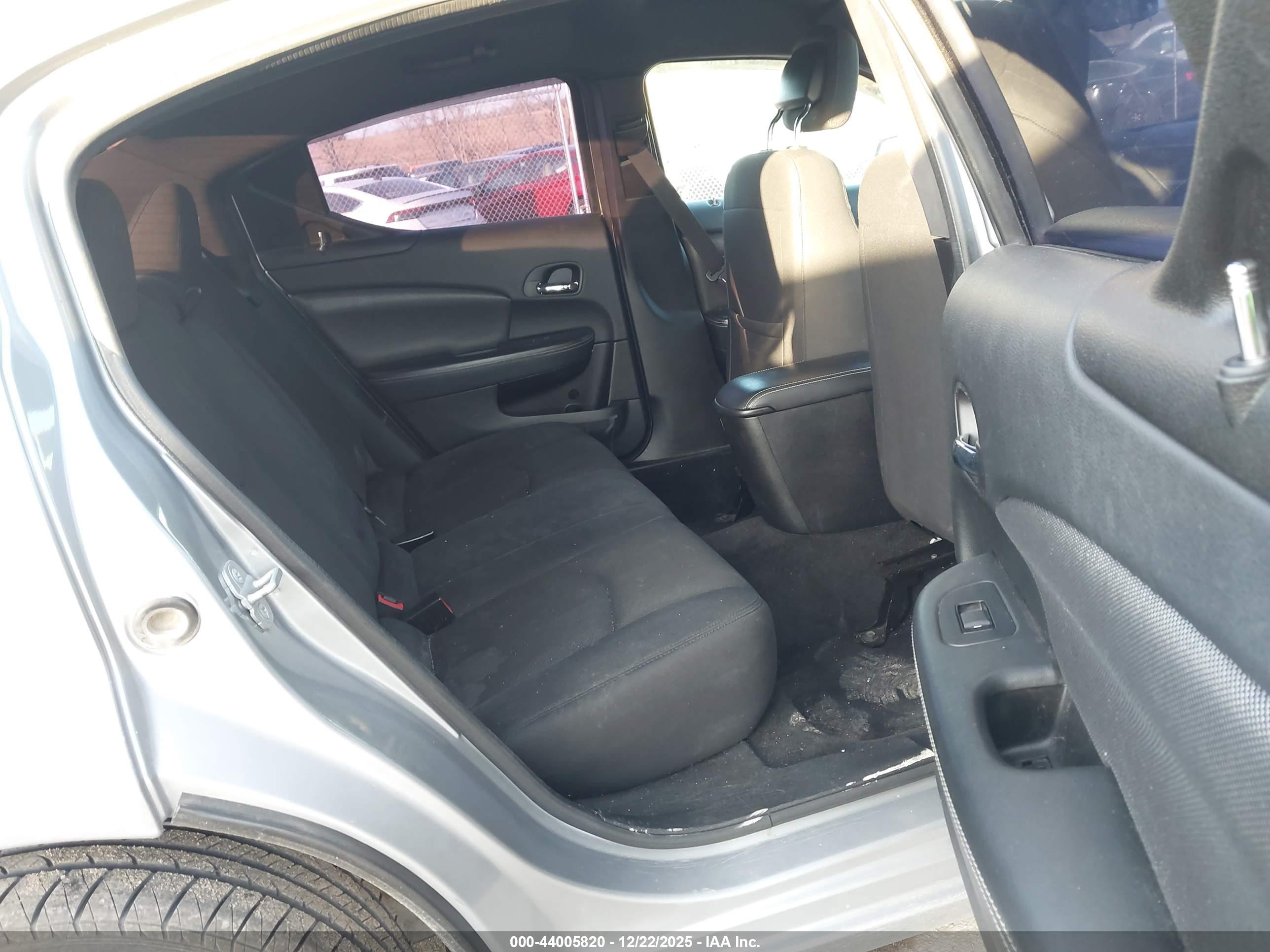 DODGE AVENGER image 8