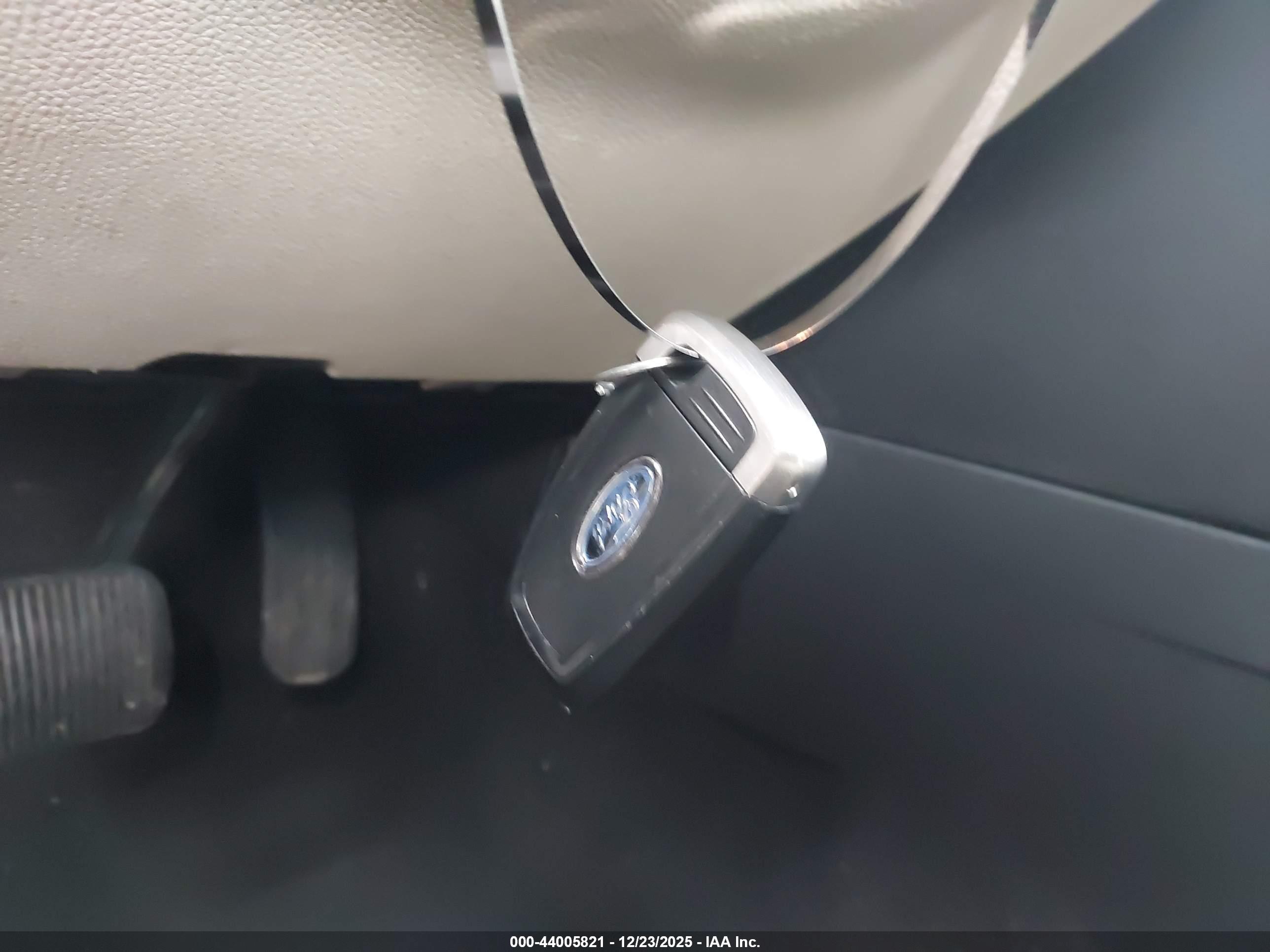 FORD EXPLORER image 11