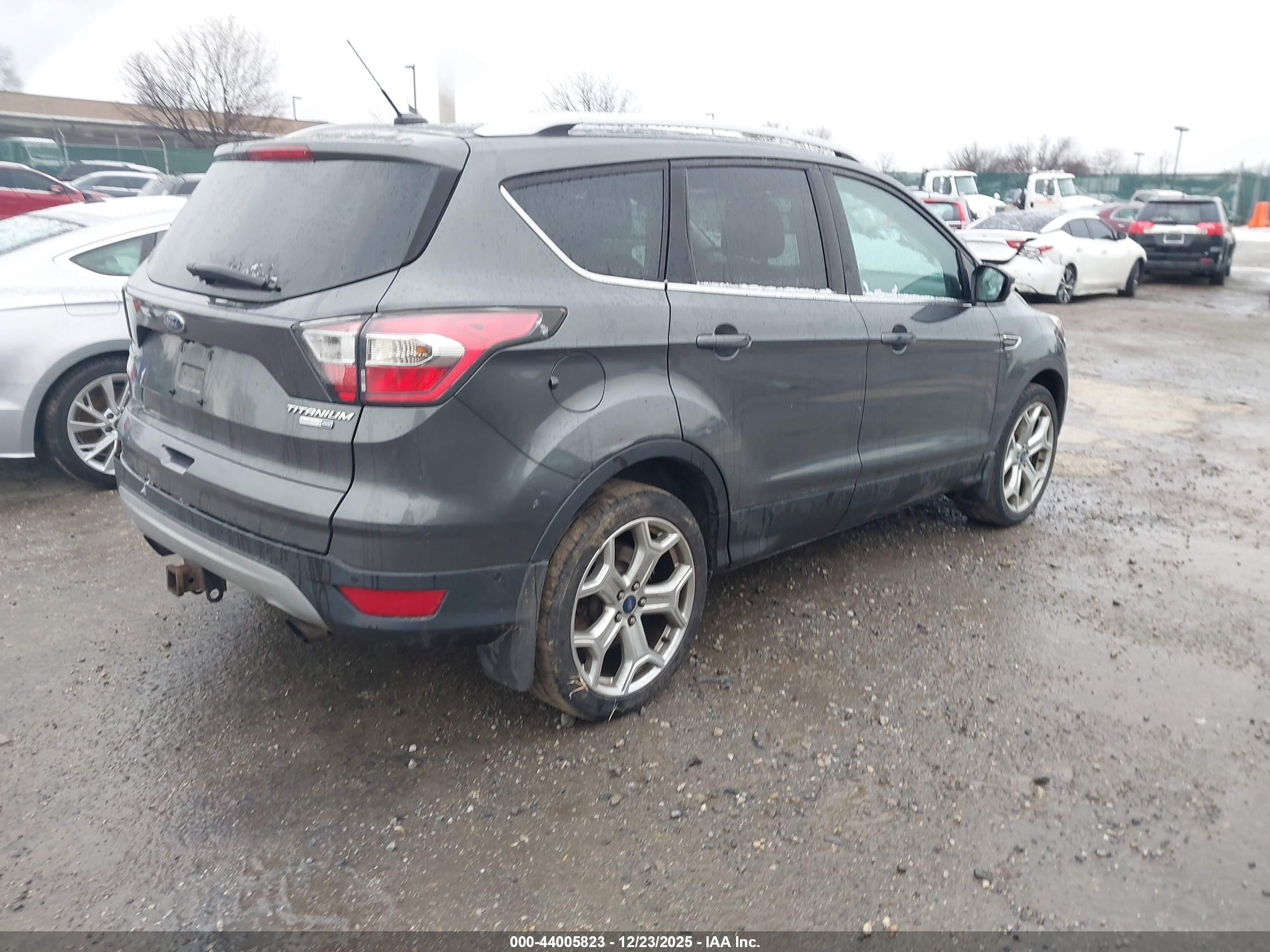 FORD ESCAPE image 4
