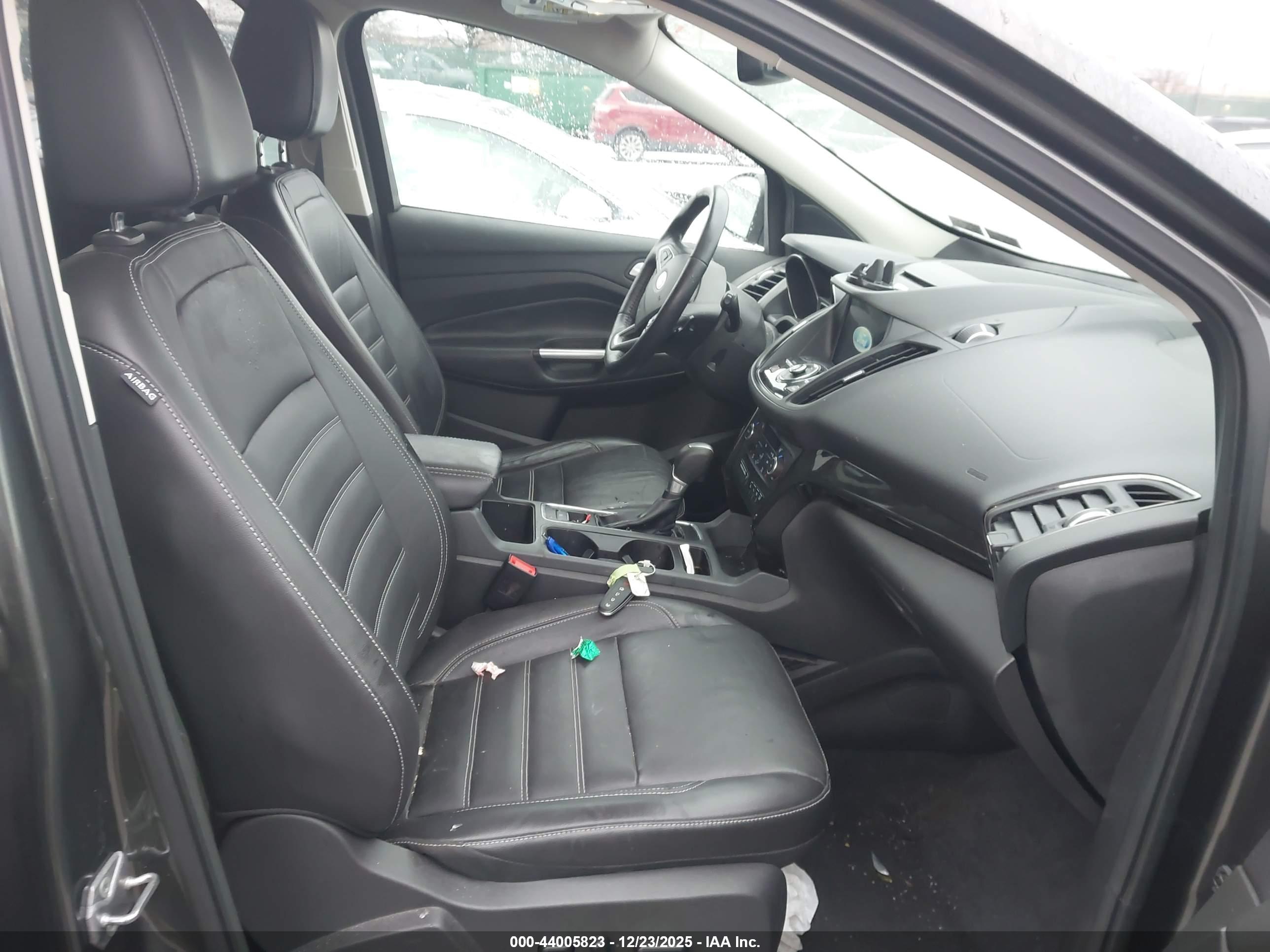 FORD ESCAPE image 5