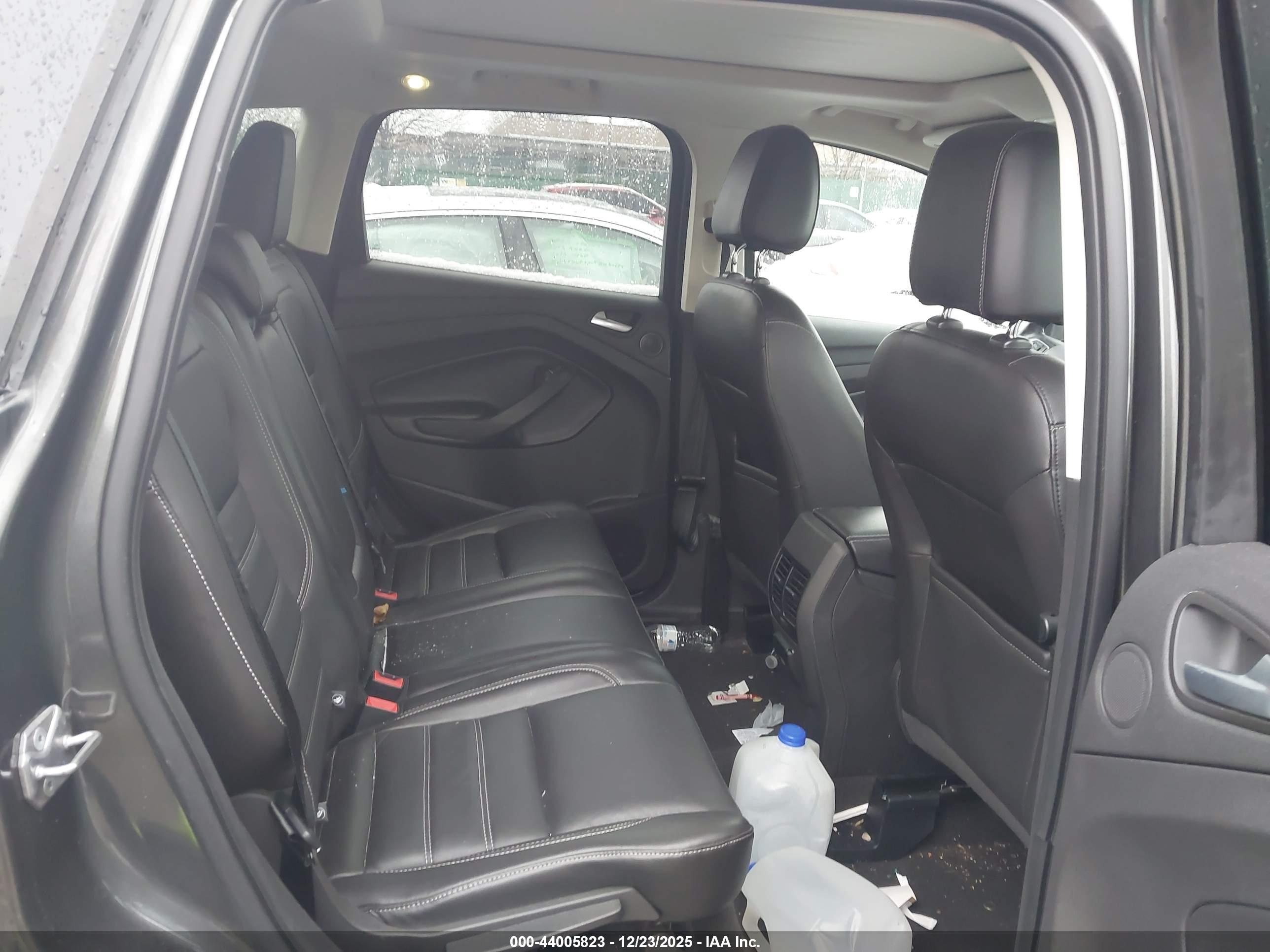 FORD ESCAPE image 8