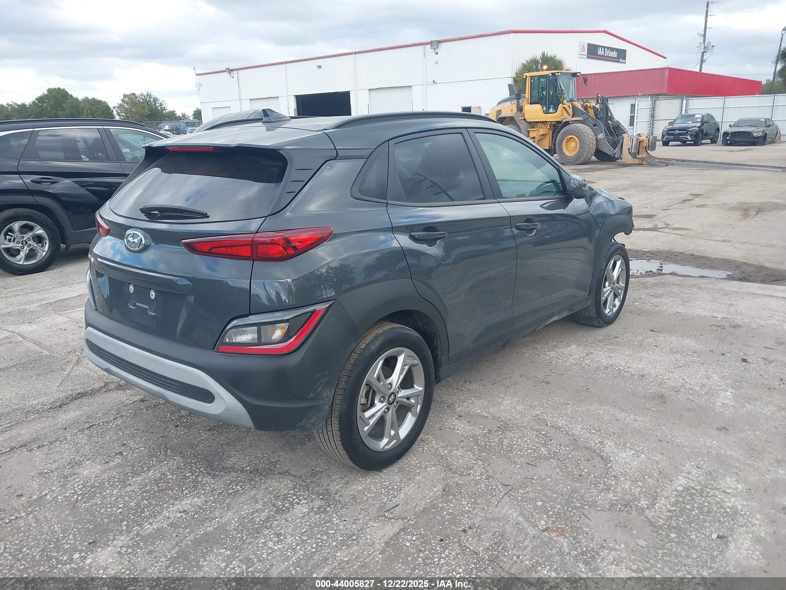 HYUNDAI KONA image 4