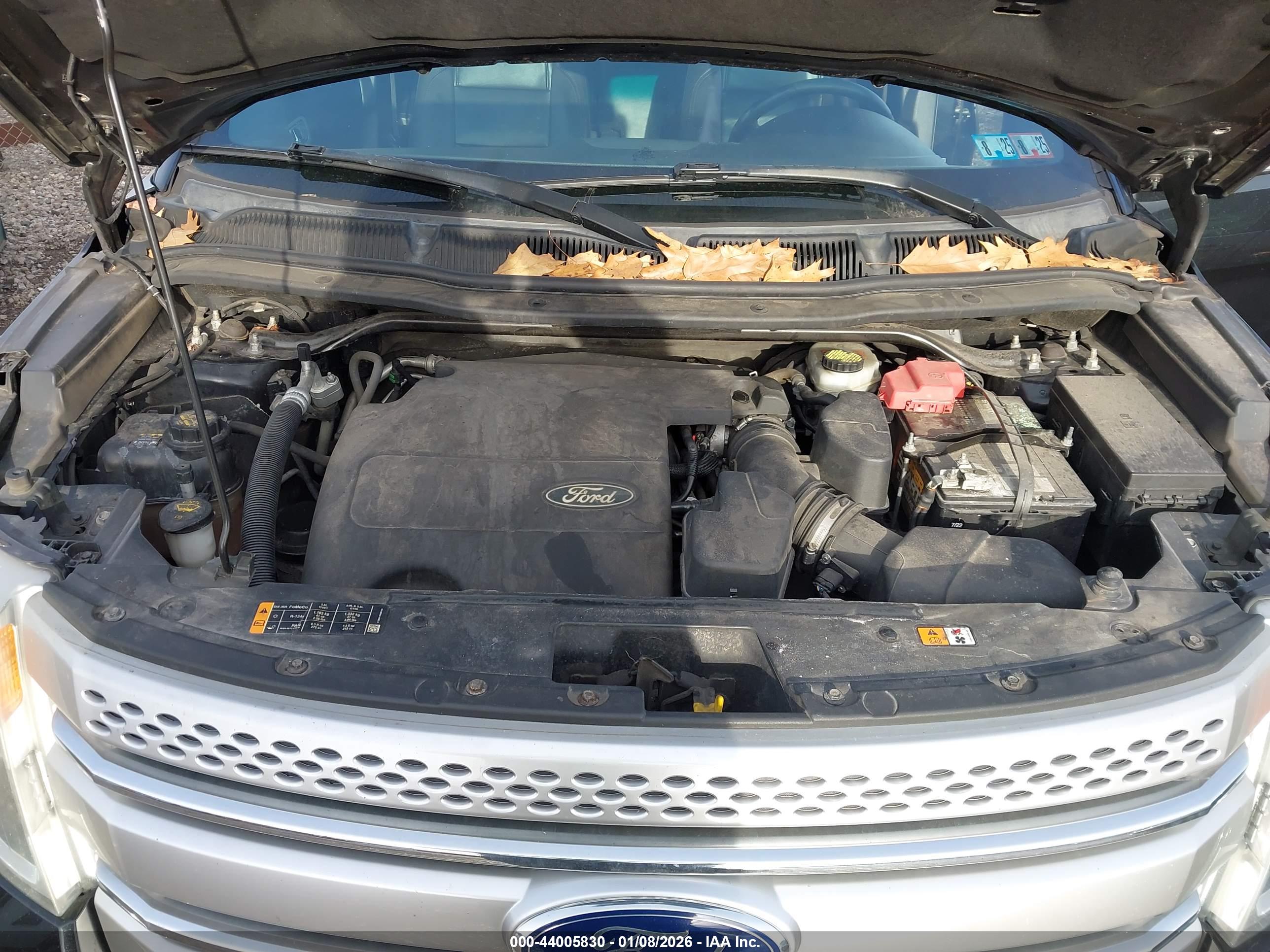 FORD EXPLORER image 10
