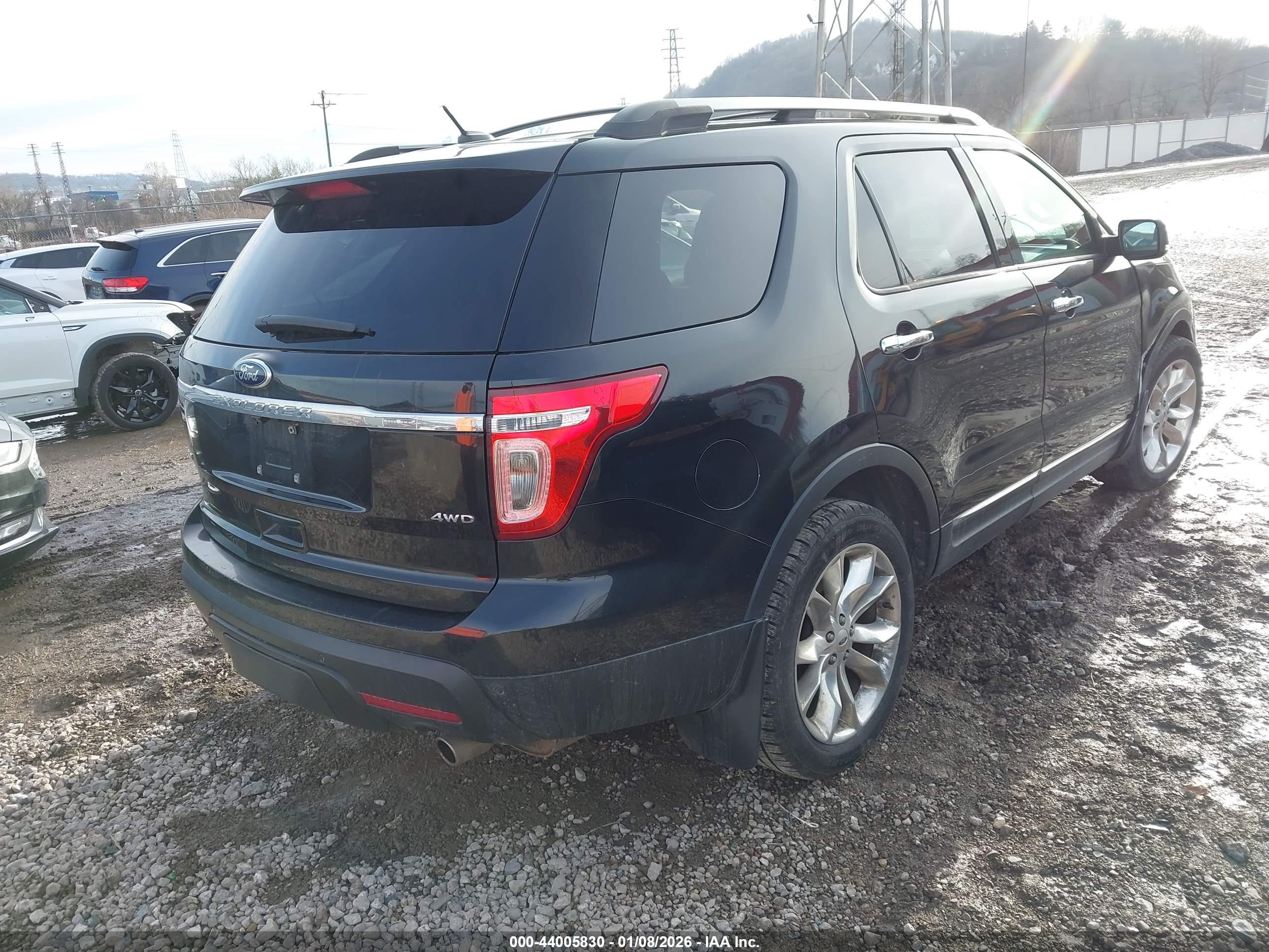 FORD EXPLORER image 4