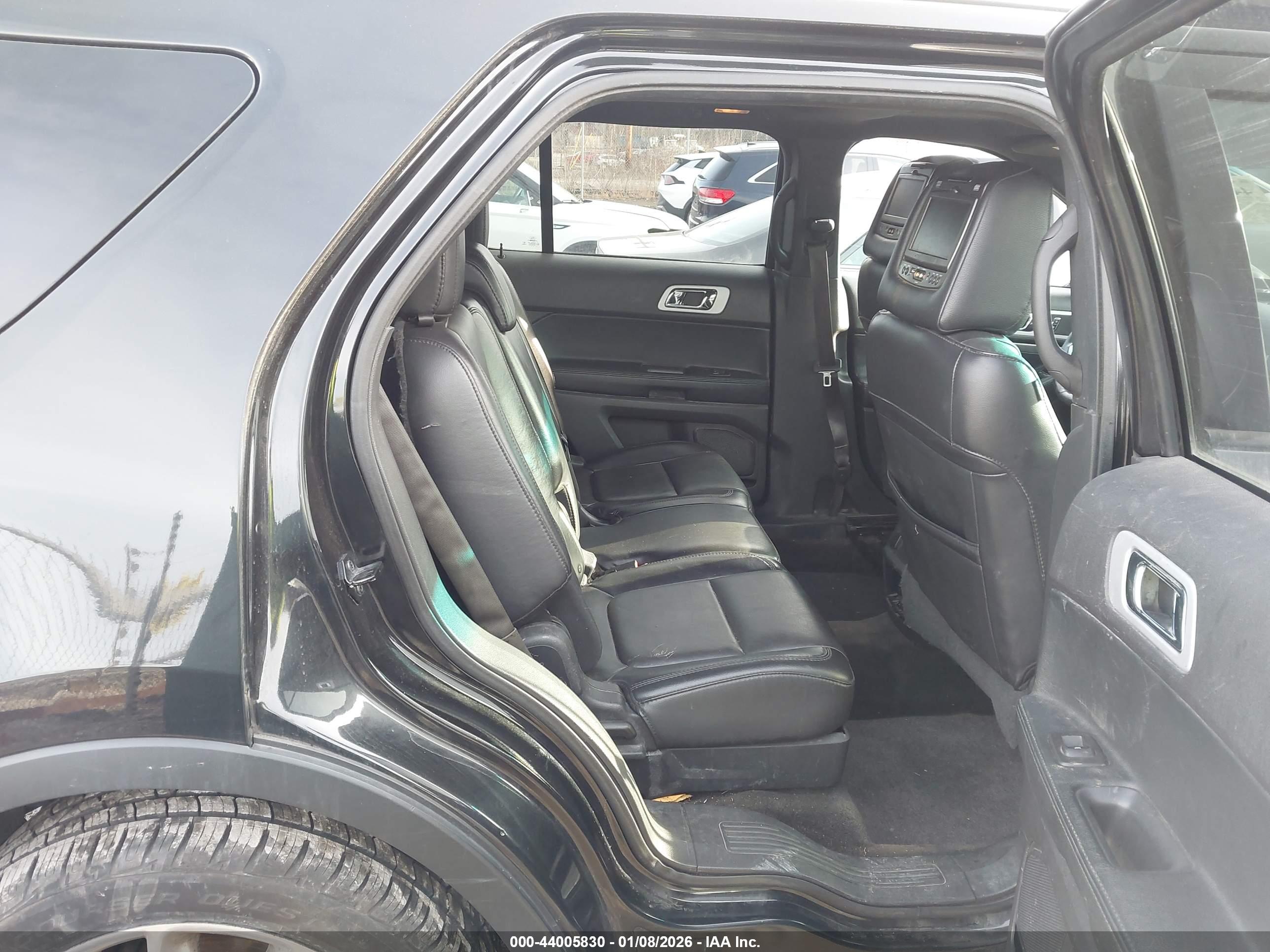 FORD EXPLORER image 8