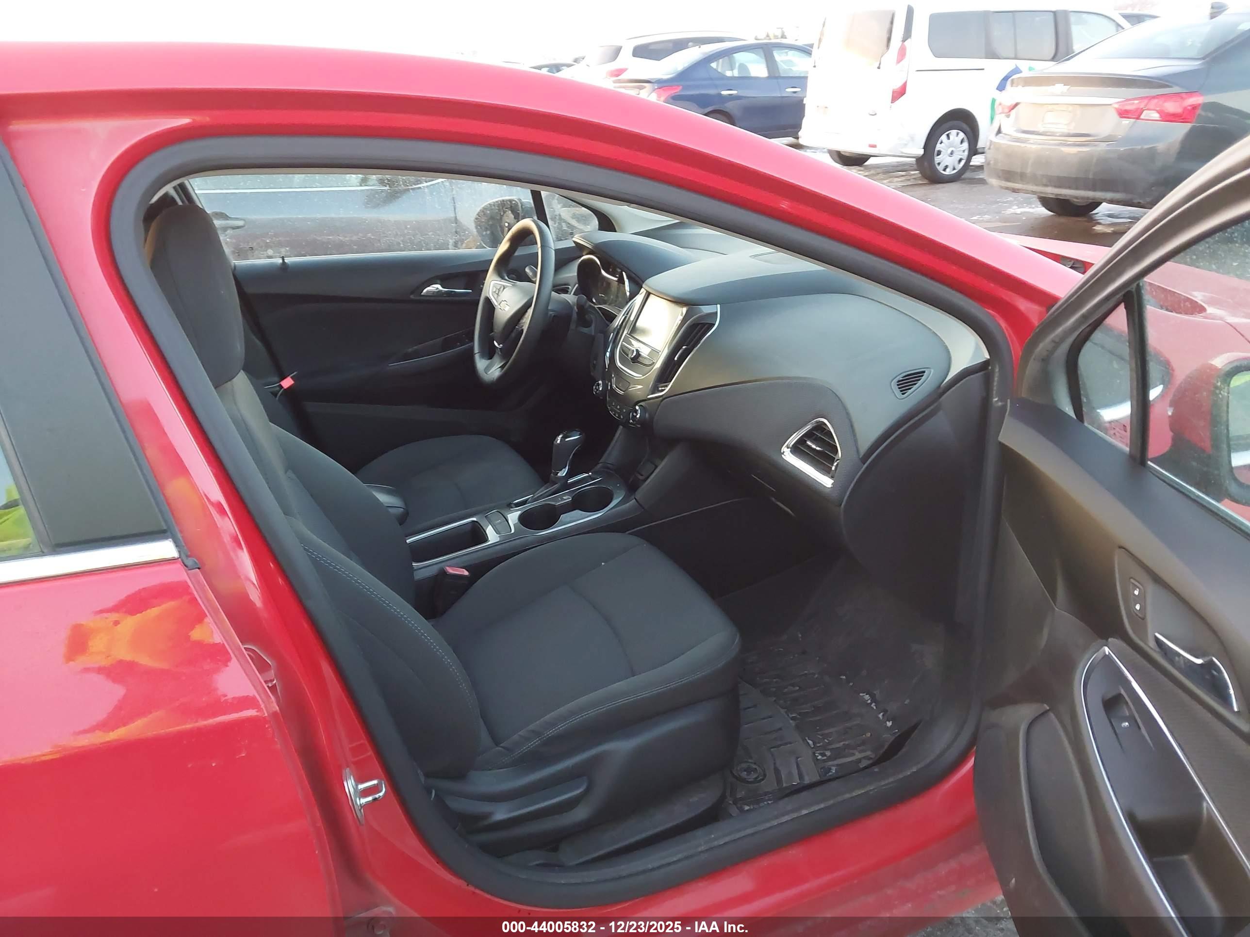 CHEVROLET CRUZE image 5