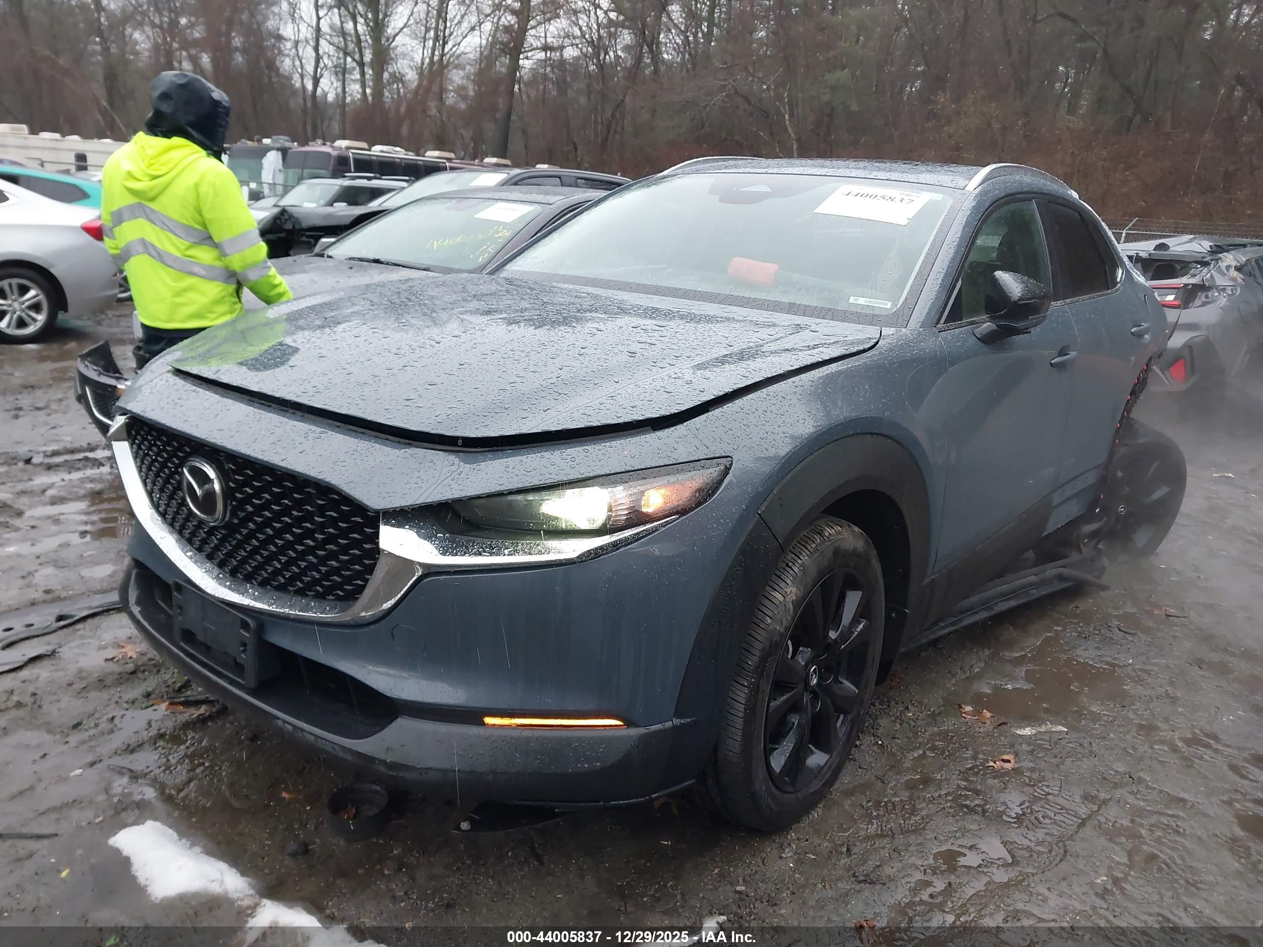 MAZDA CX-30 image 2