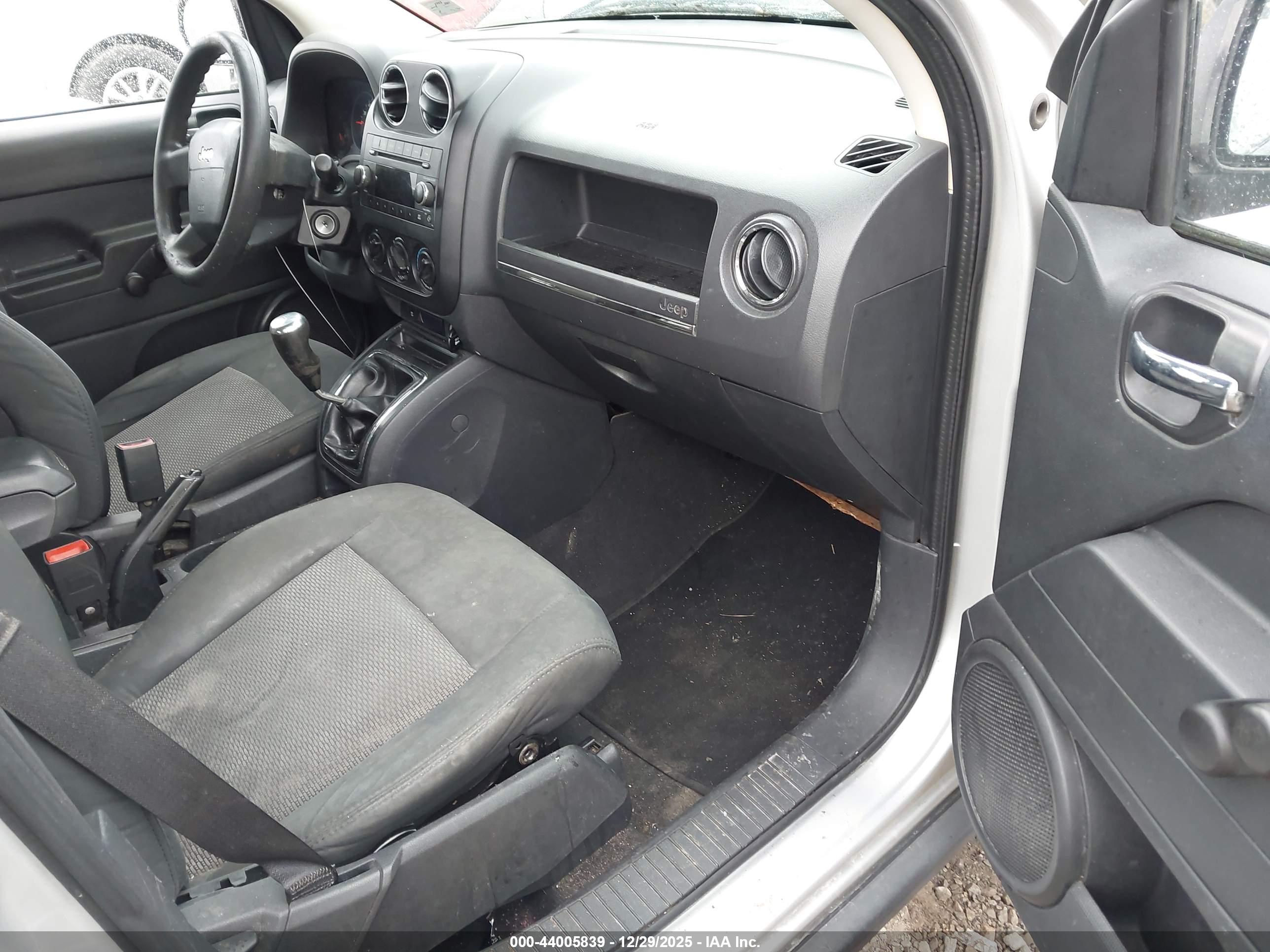 JEEP COMPASS image 5
