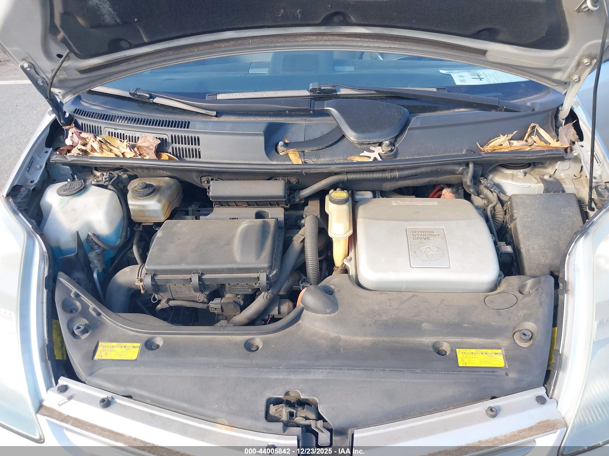 TOYOTA PRIUS image 10