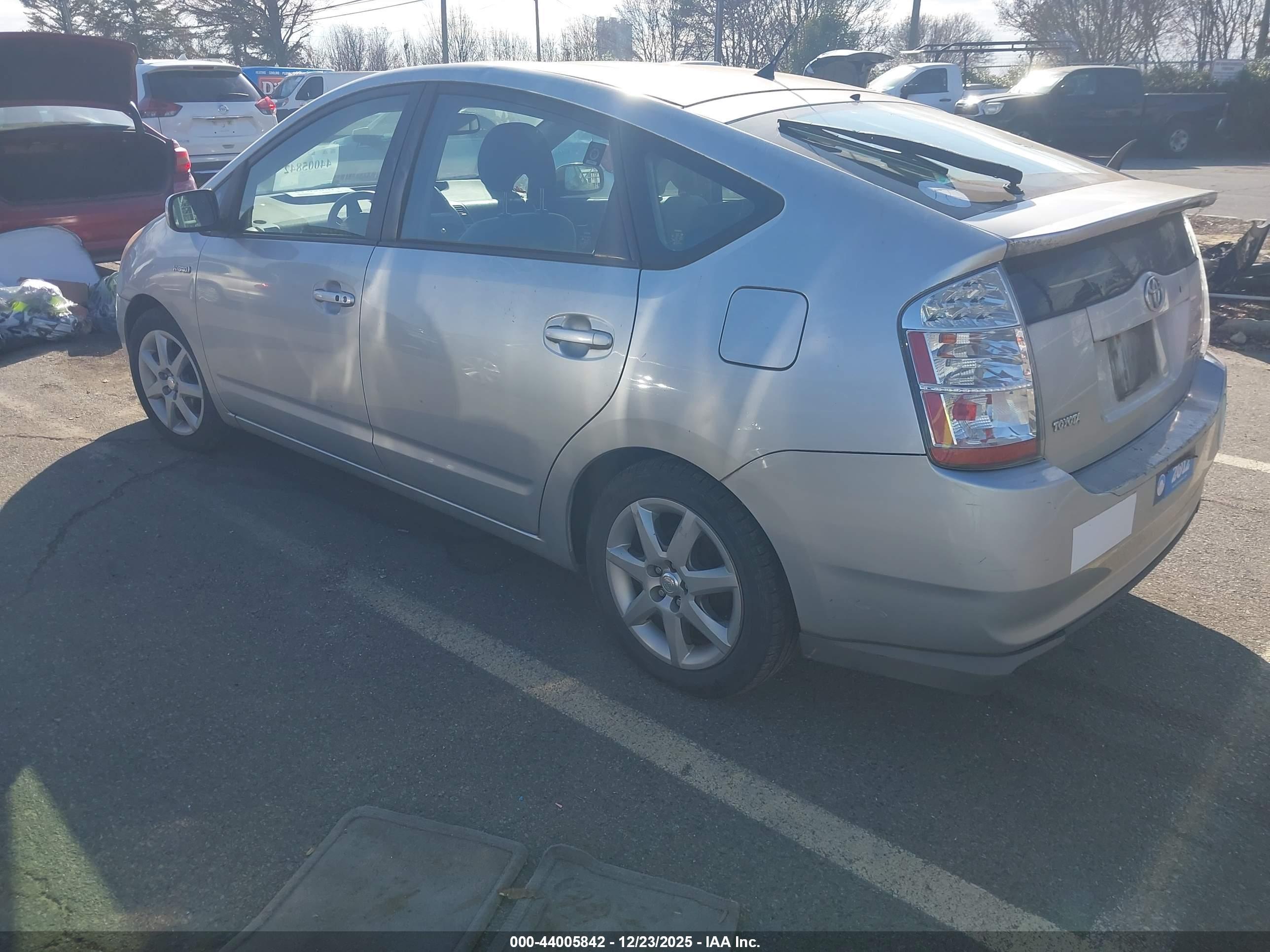 TOYOTA PRIUS image 3
