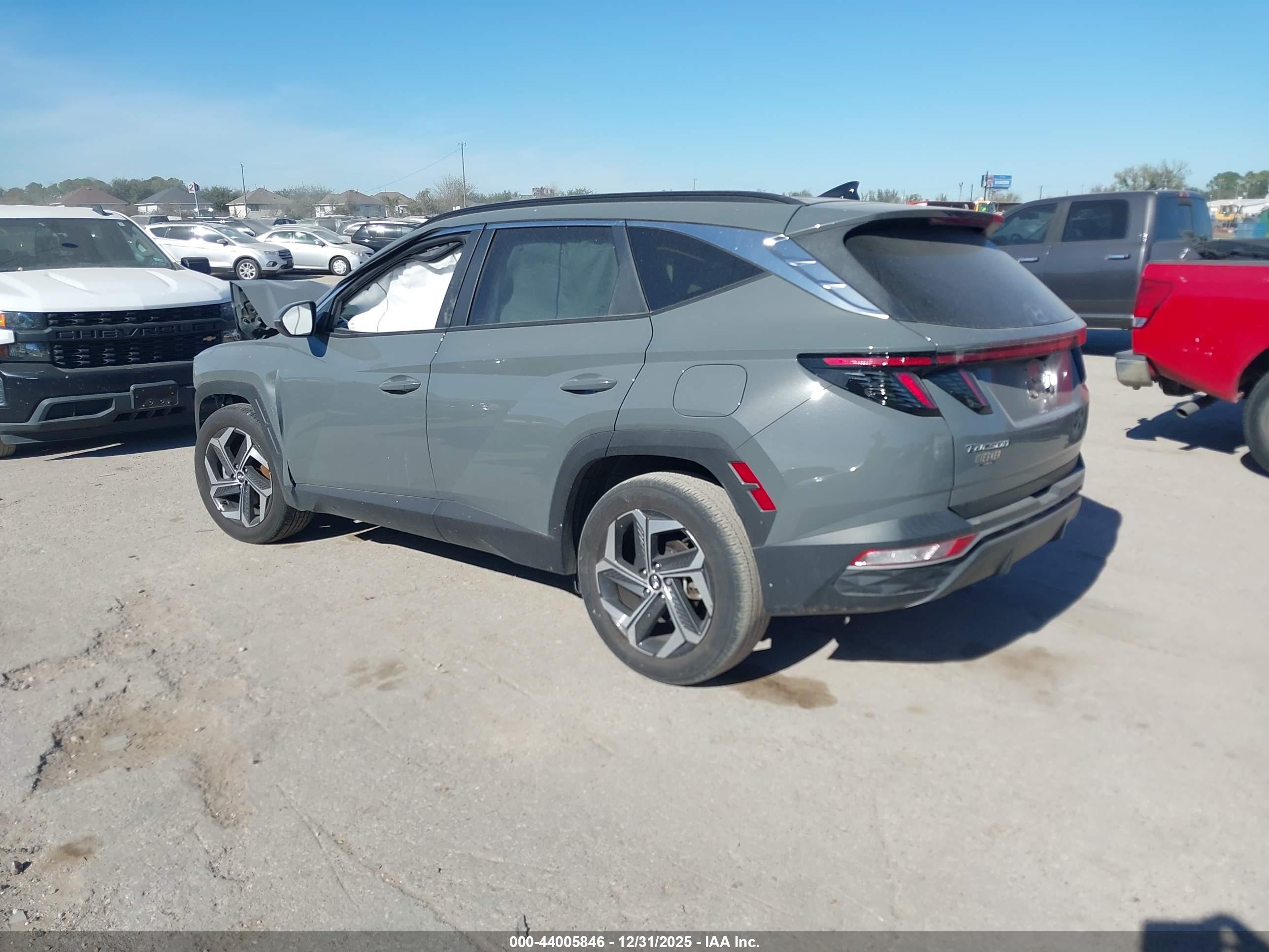 HYUNDAI TUCSON image 3