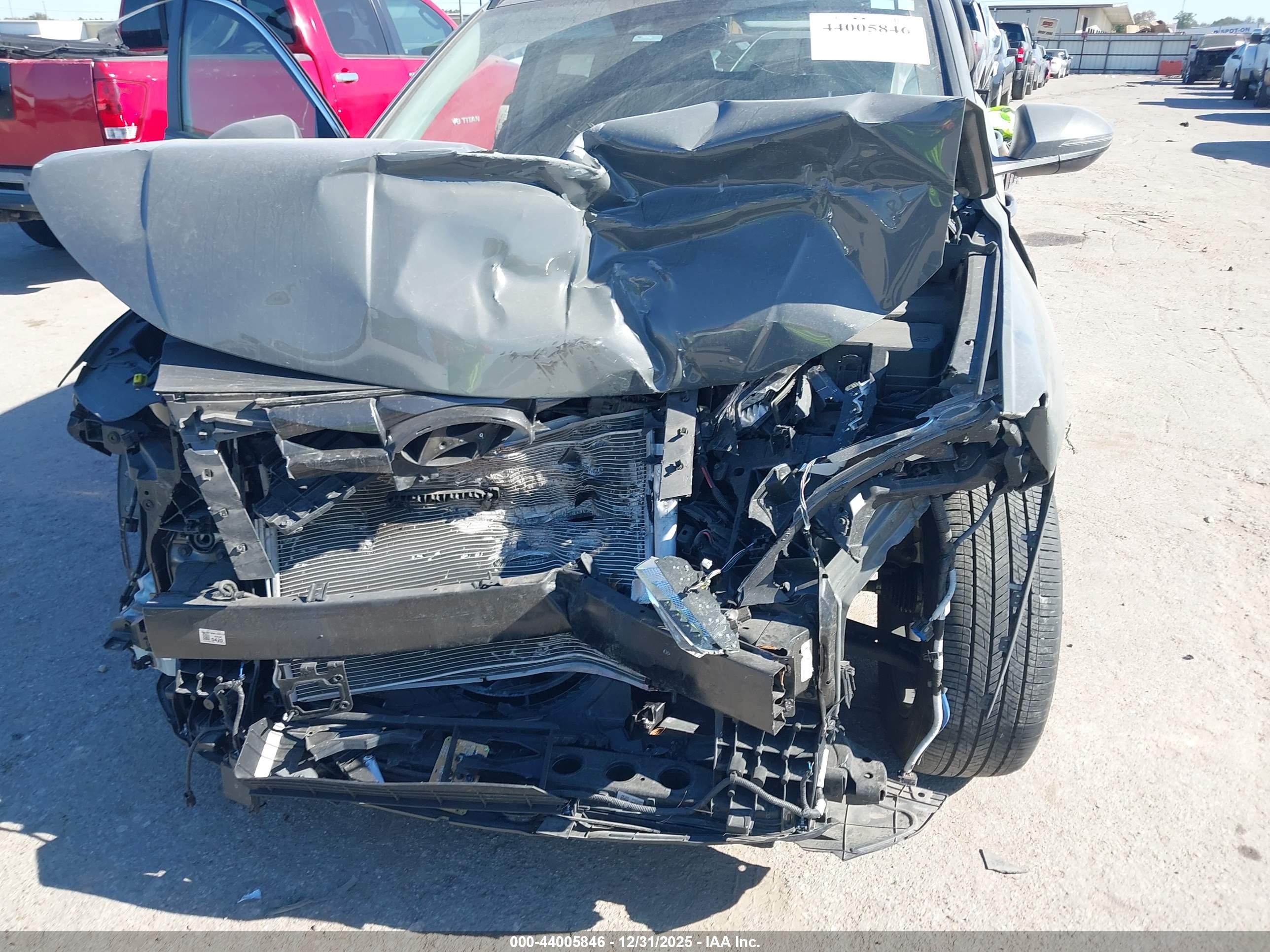 HYUNDAI TUCSON image 6