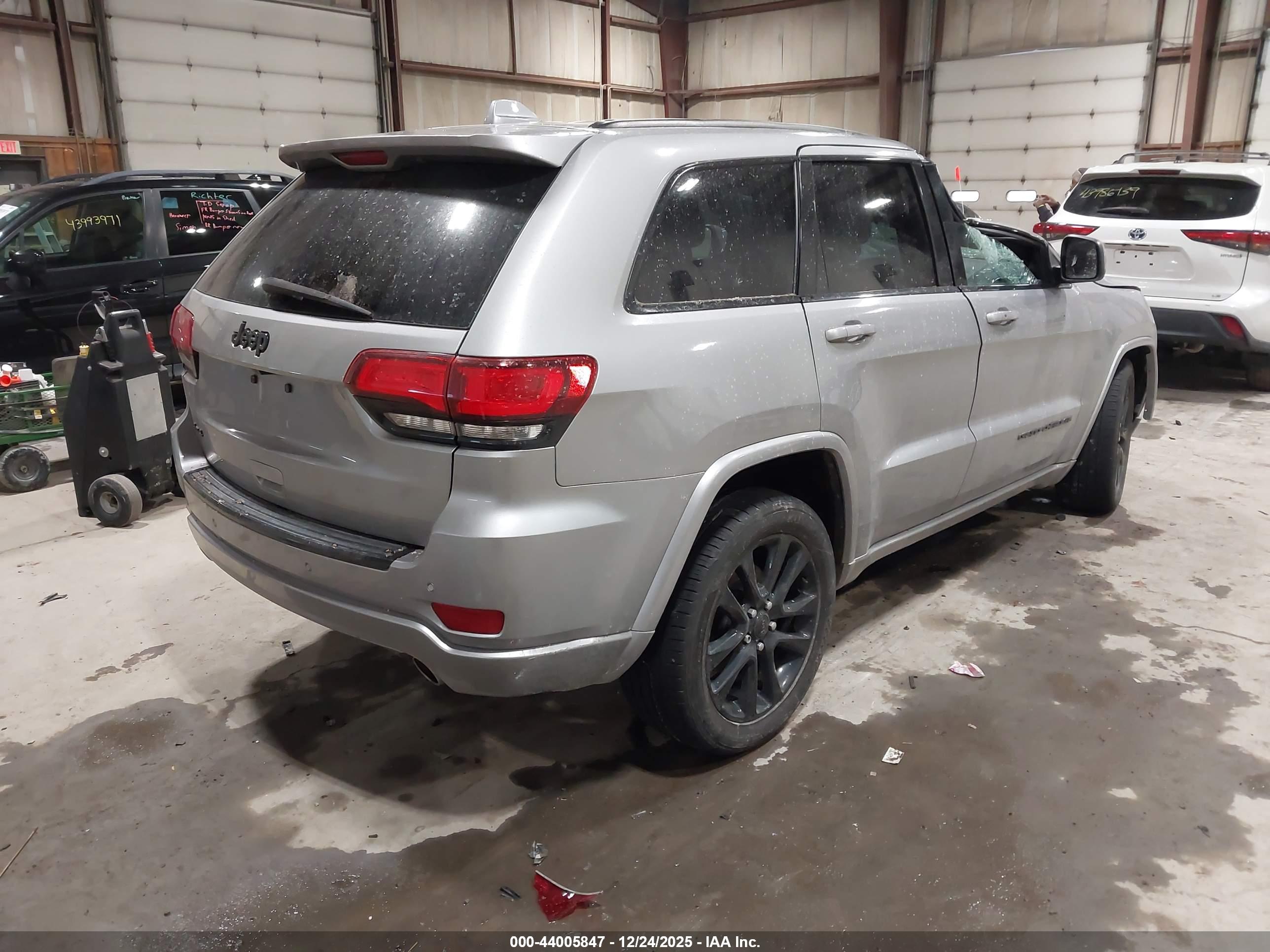 JEEP GRAND image 4